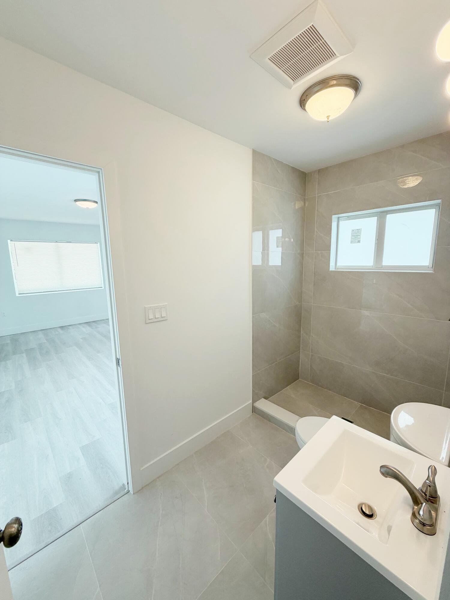 1135 NW 127th Street, North Miami, FL 33168 — photo 15 of 36