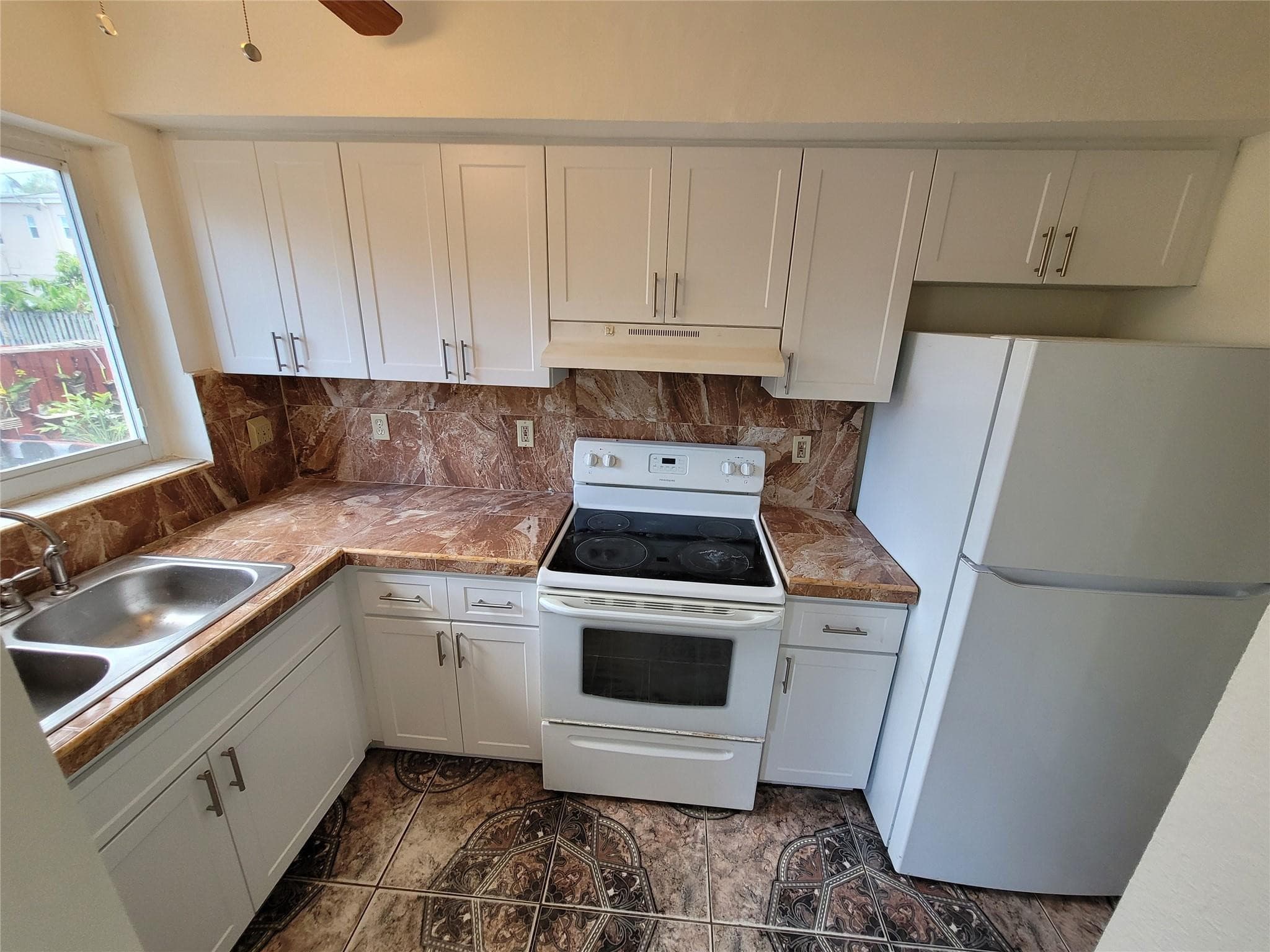 8451 NW 4th Avenue 8451, Miami, FL 33150 — photo 3 of 13