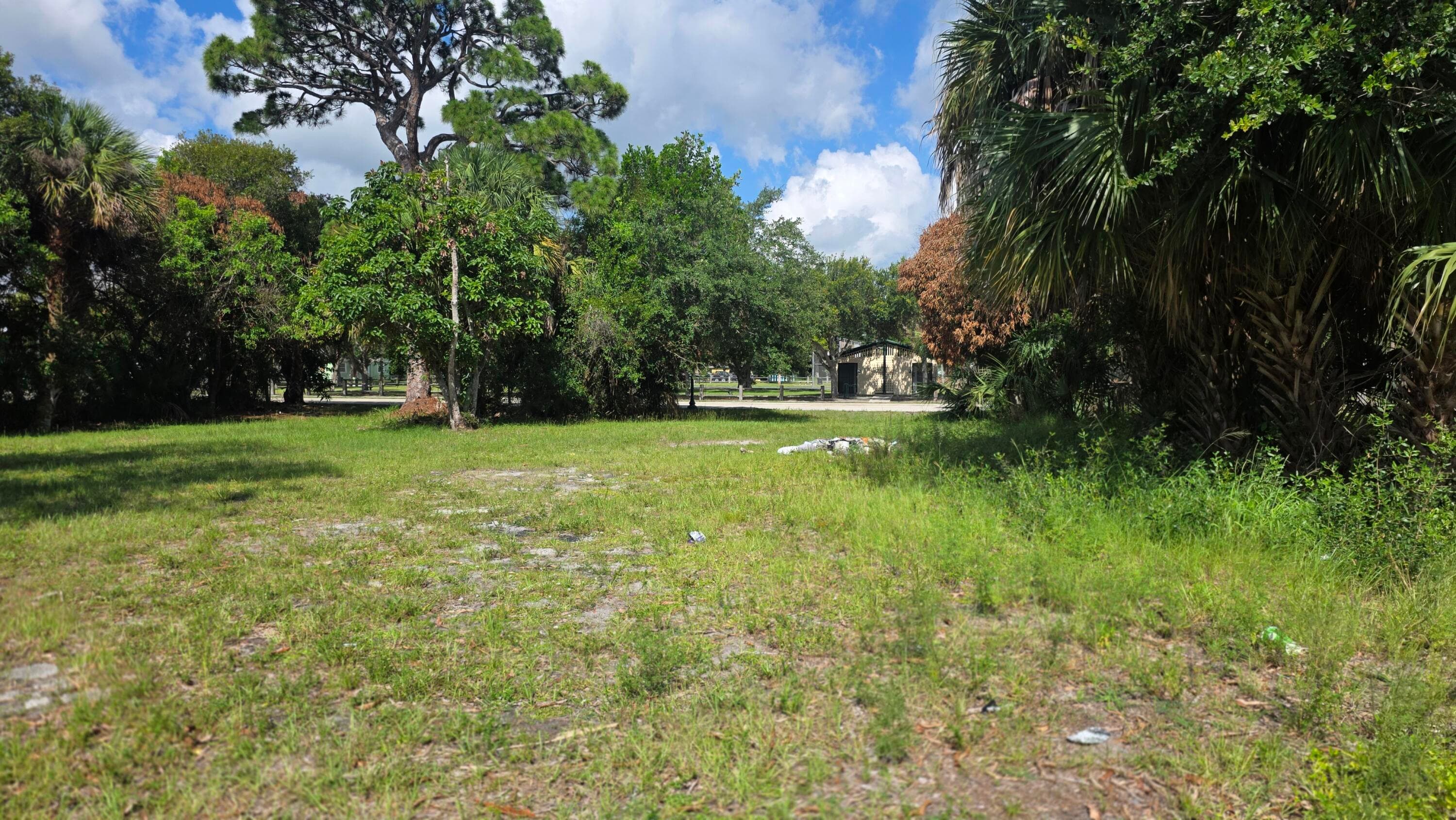 407 Dundas Court, Fort Pierce, FL 34950 — photo 3 of 9
