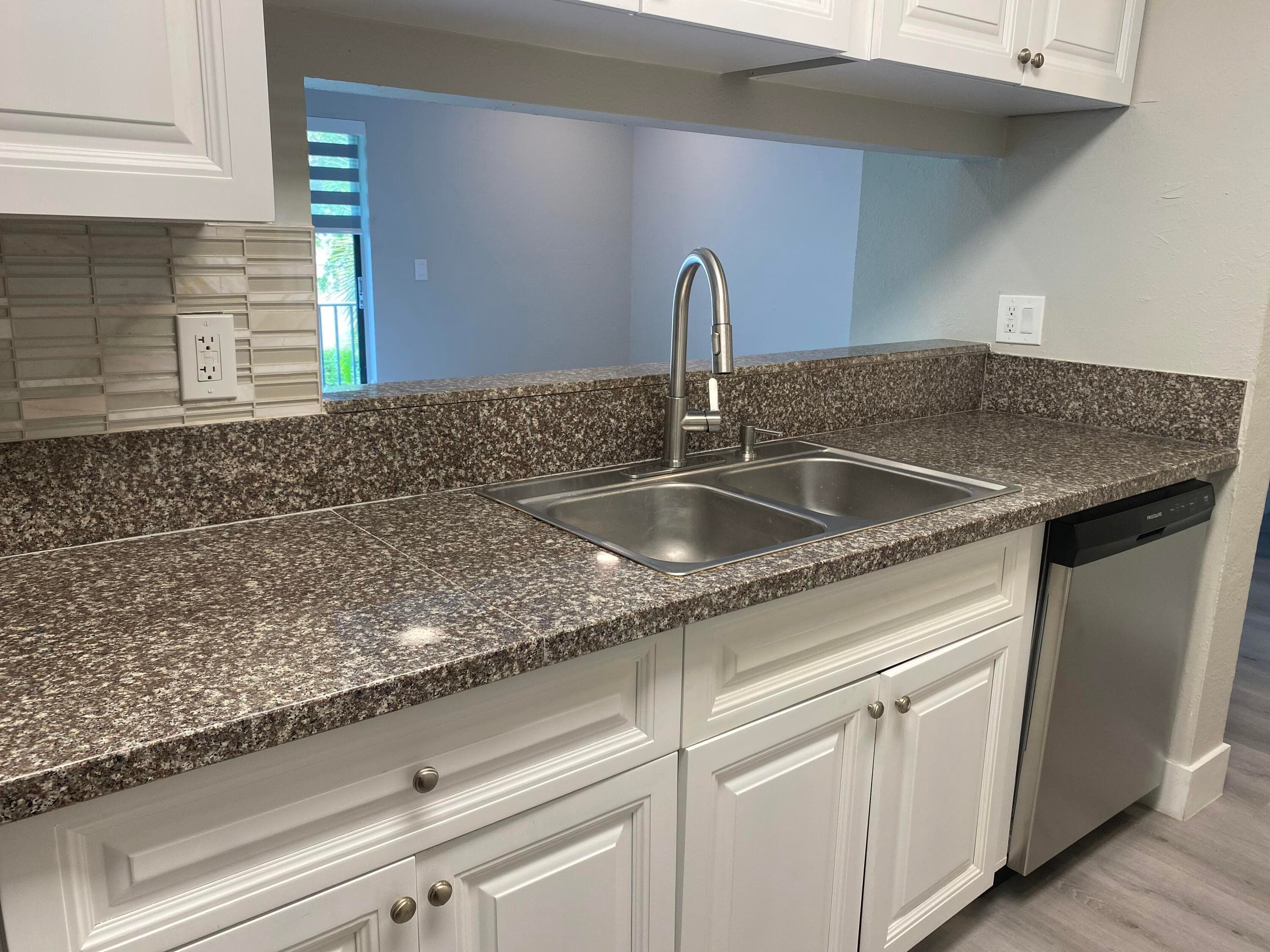 11432 NW 43rd Street Top Right, Coral Springs, FL 33065 — photo 5 of 30