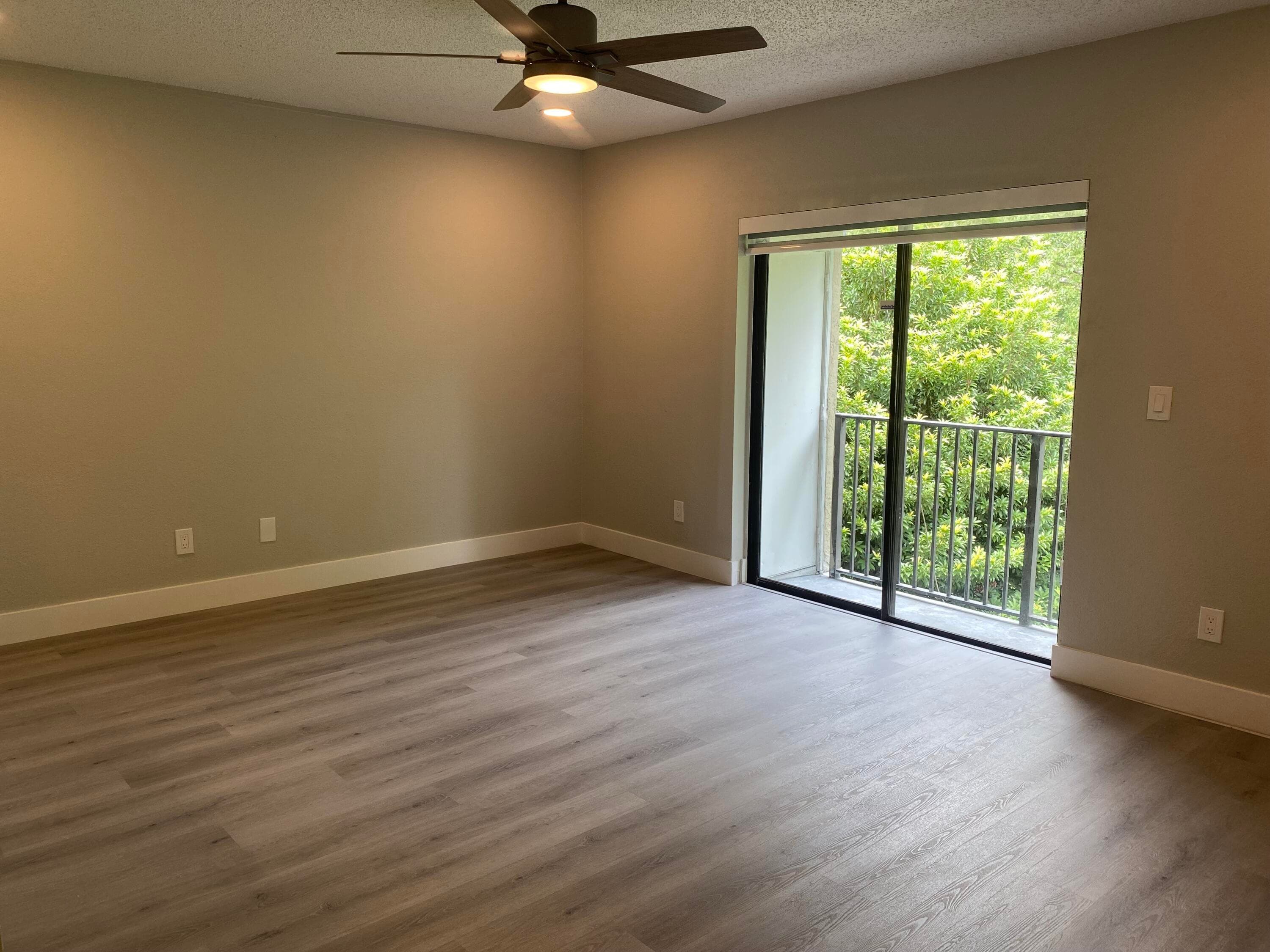 11432 NW 43rd Street Top Right, Coral Springs, FL 33065 — photo 8 of 30