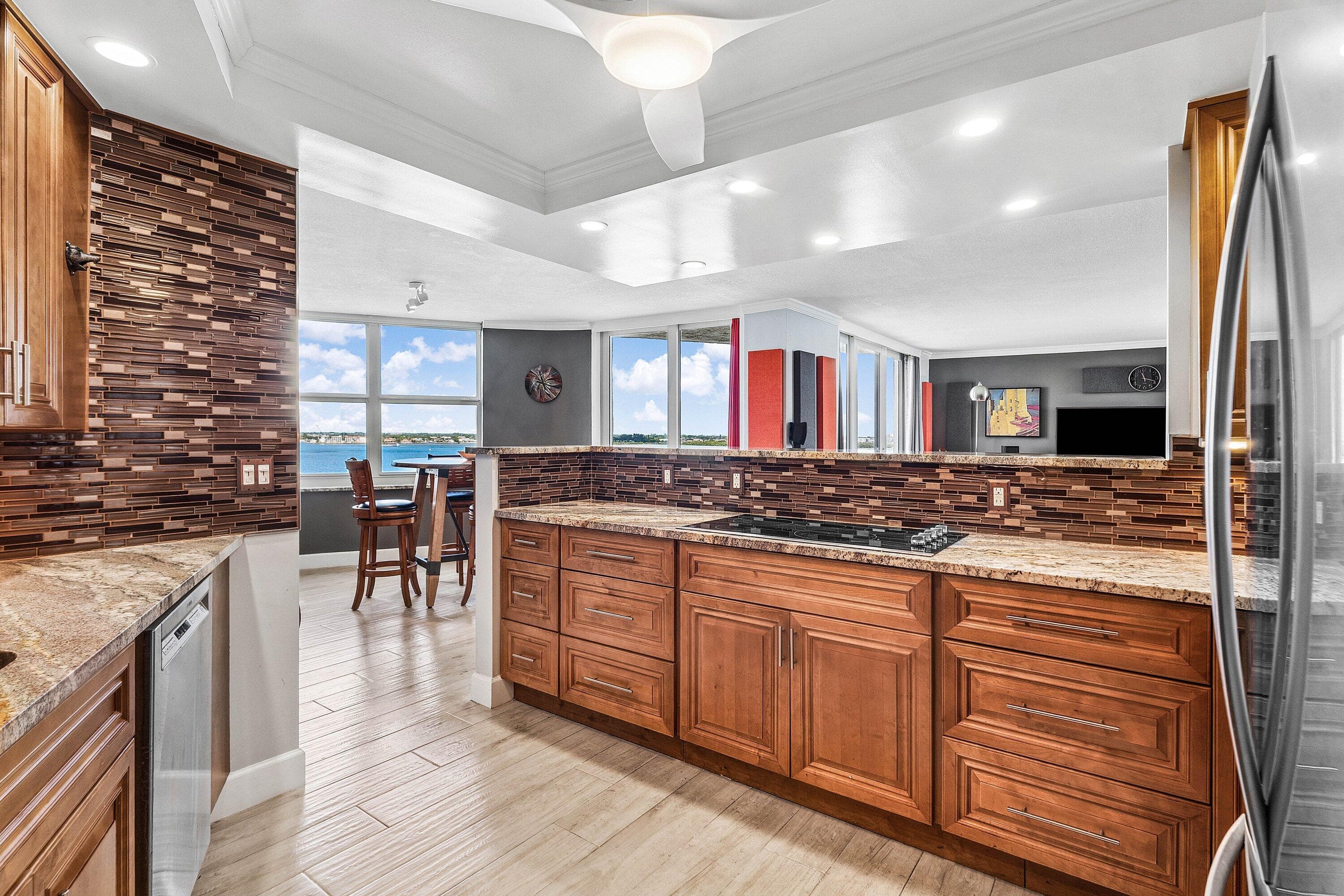 5420 N Ocean Drive, West Palm Beach, FL 33404 — photo 9 of 49