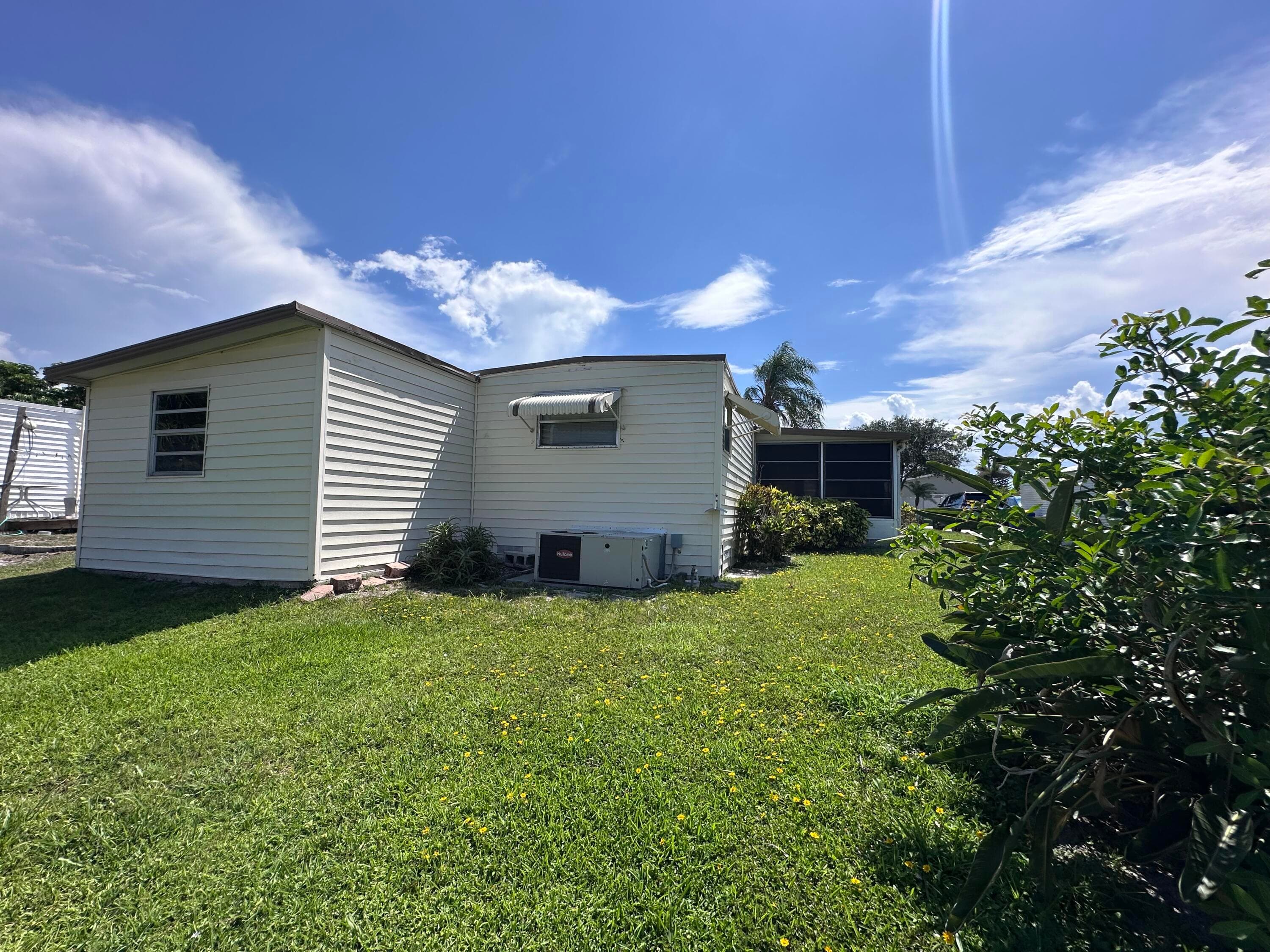 8379 SE Eagle Avenue, Hobe Sound, FL 33455 — photo 8 of 47