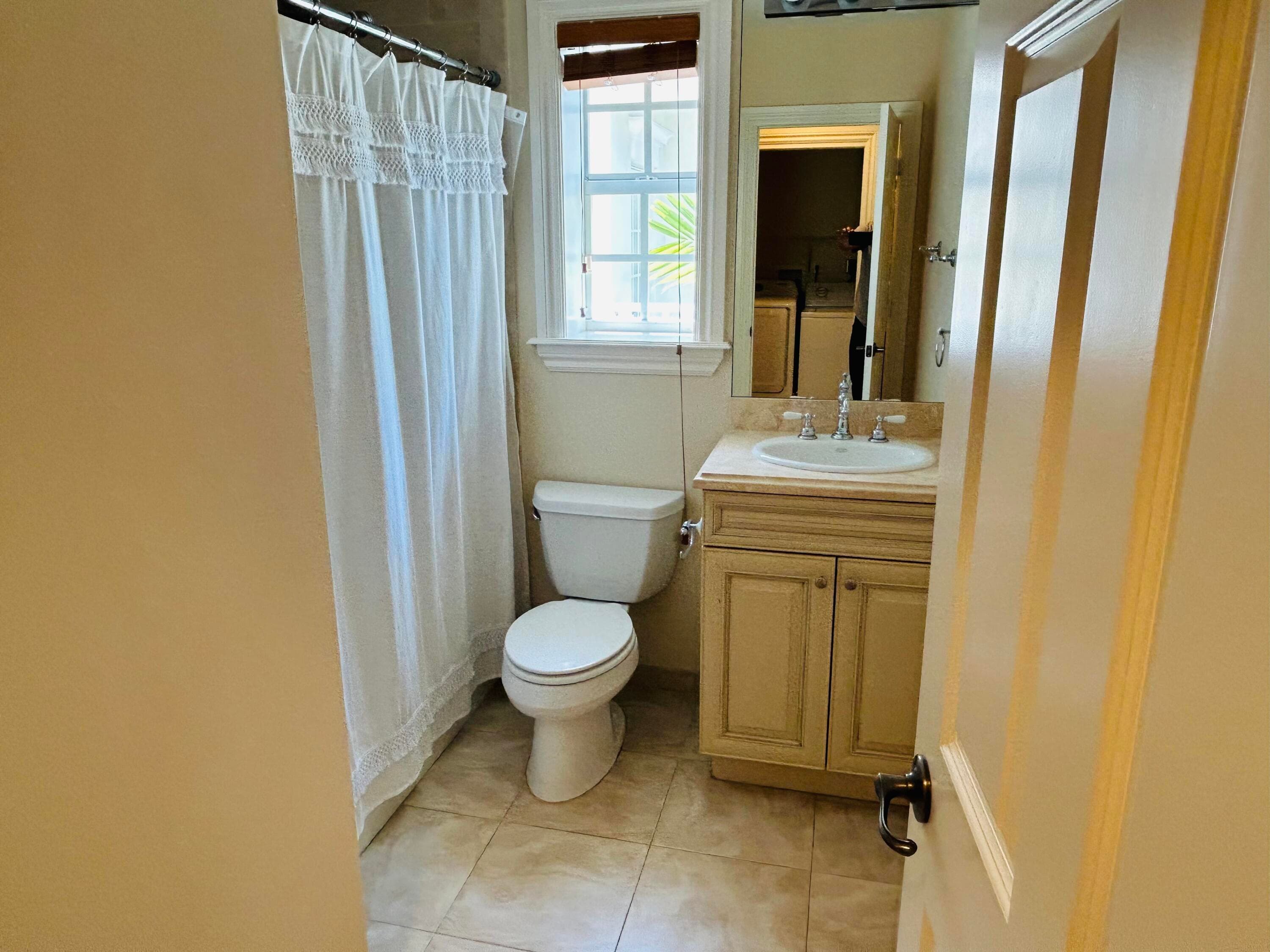 1750 NE 12th Street, Fort Lauderdale, FL 33304 — photo 14 of 22