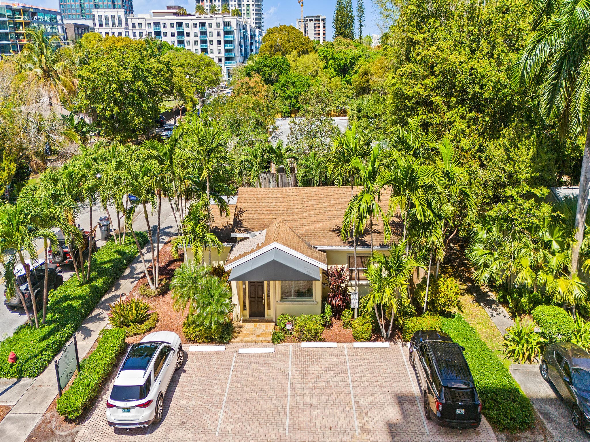 103 NE 4th Street, Fort Lauderdale, FL — photo 1 of 22