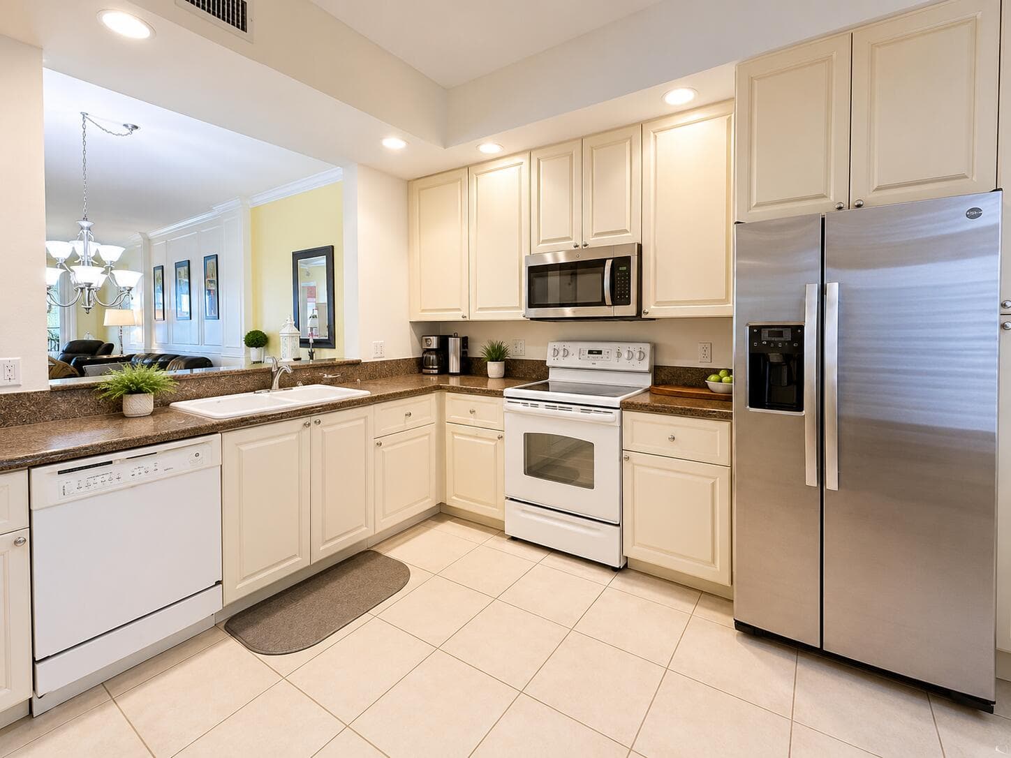 13 W Harbour Isle Dr Drive W 101, Fort Pierce, FL 34949 — photo 3 of 11