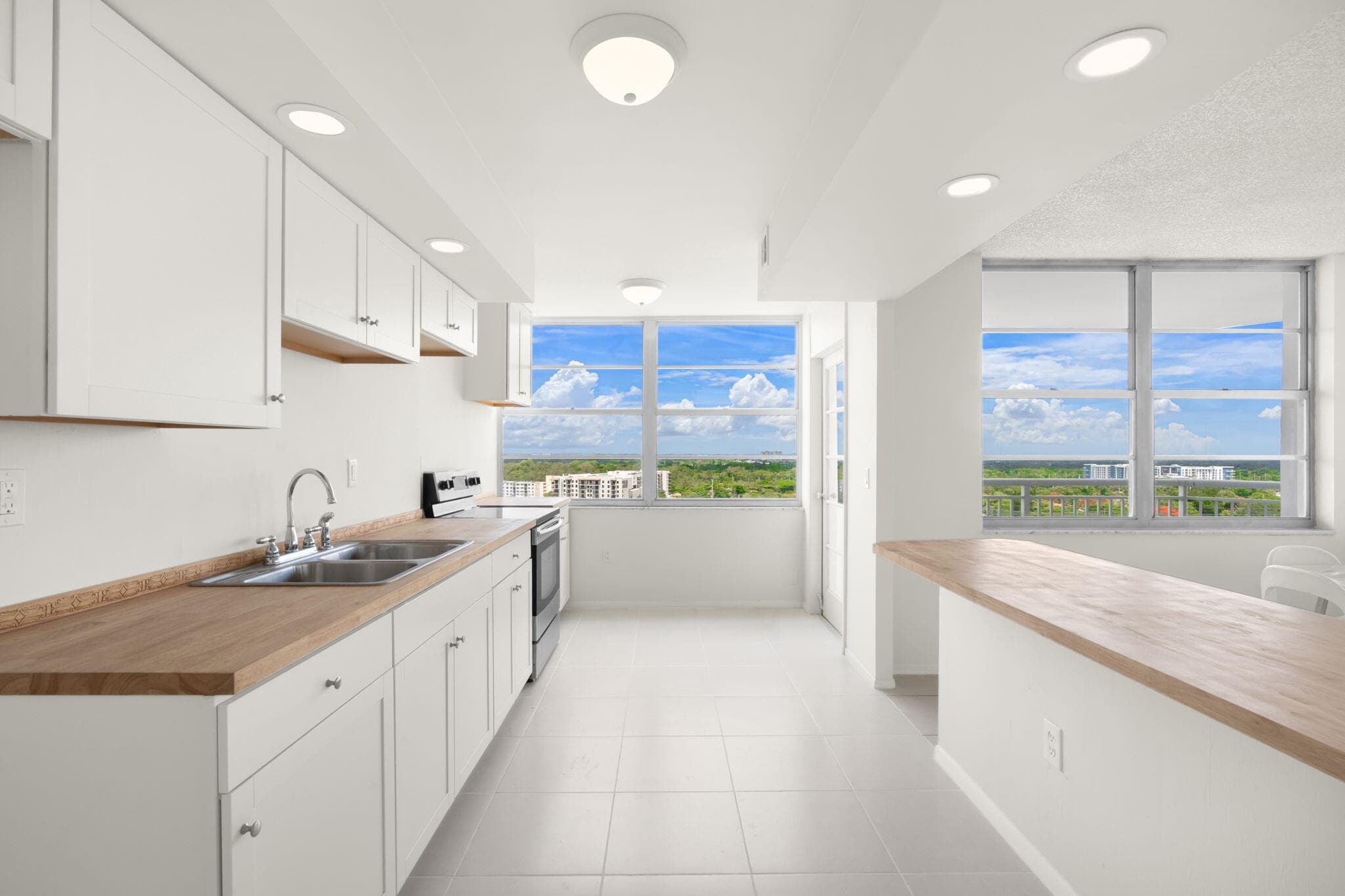 18011 Biscayne Boulevard 1704-1, Aventura, FL 33160 — photo 3 of 41