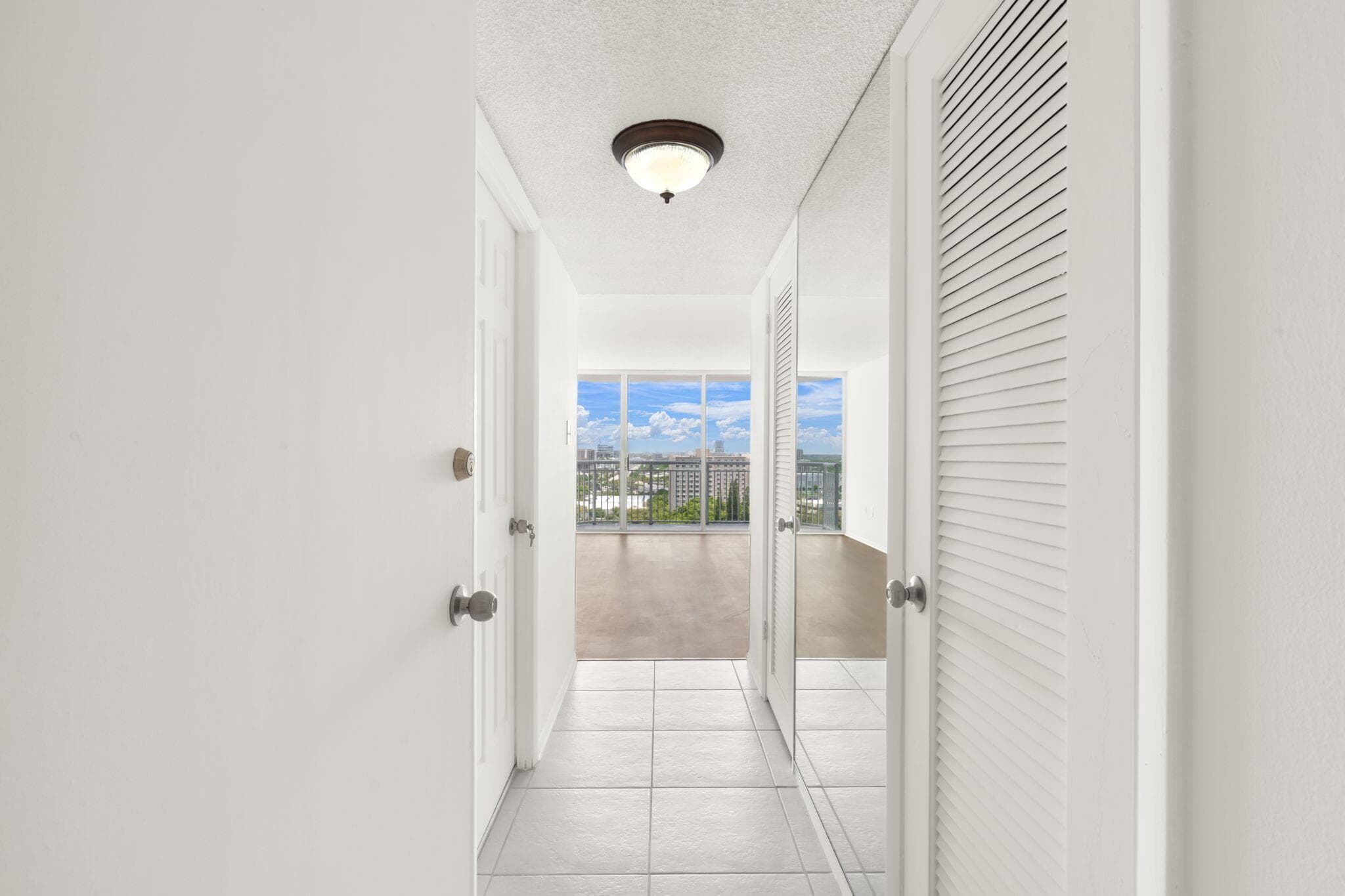 18011 Biscayne Boulevard 1704-1, Aventura, FL 33160 — photo 13 of 41