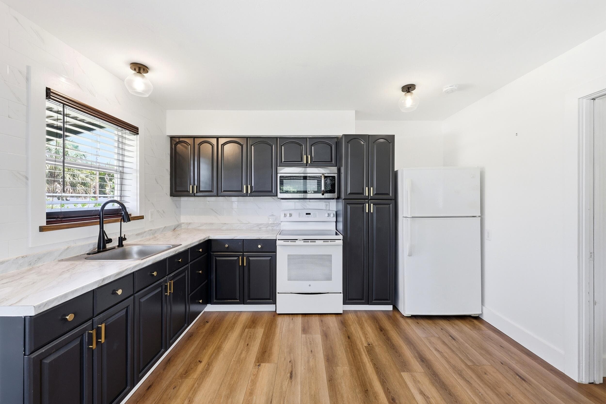 2708 Hinda Road 2708, West Palm Beach, FL 33403 — photo 1 of 20