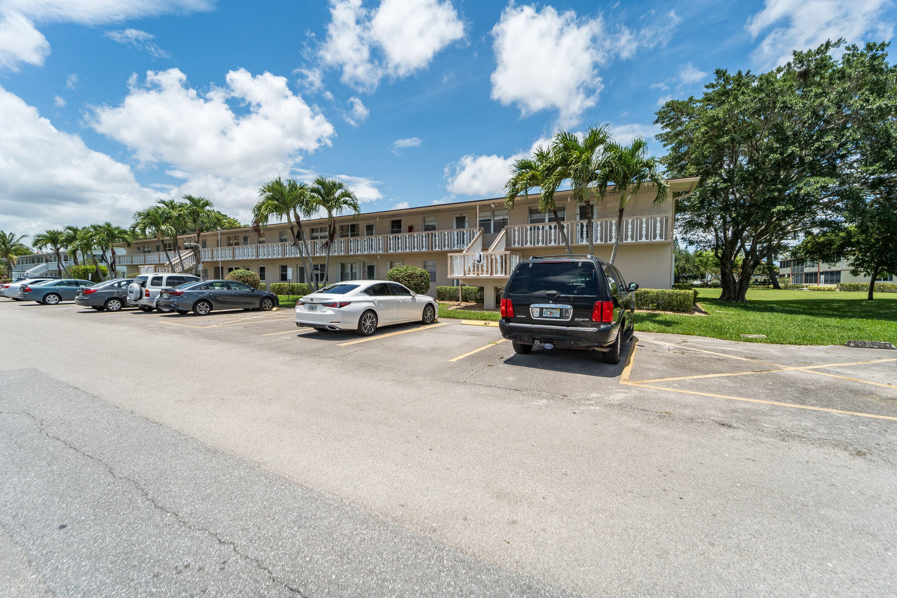 170 Kent J, West Palm Beach, FL 33417 — photo 3 of 26