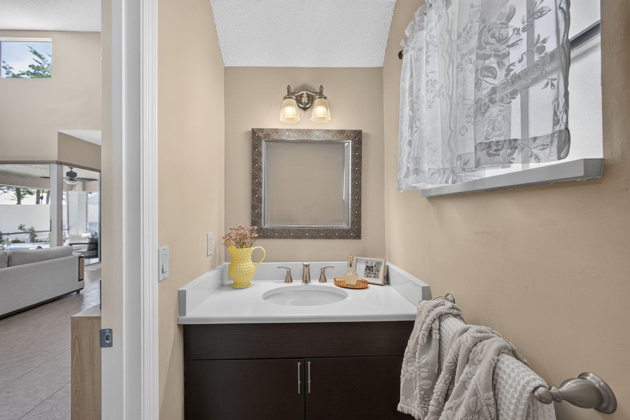 33 Selby Lane, Palm Beach Gardens, FL 33418 — photo 28 of 71