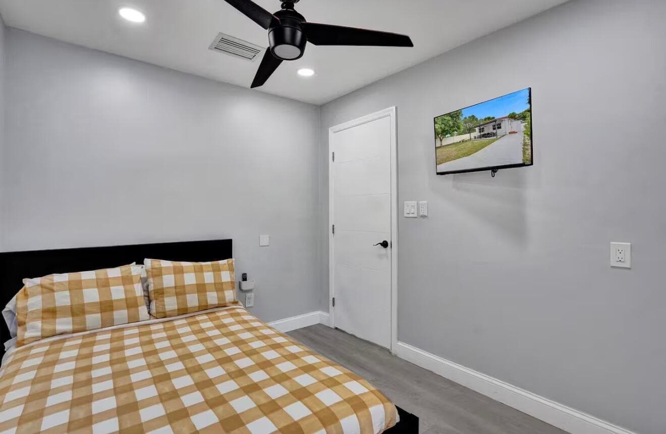 1701 Jefferson Street, Hollywood, FL 33020 — photo 18 of 26