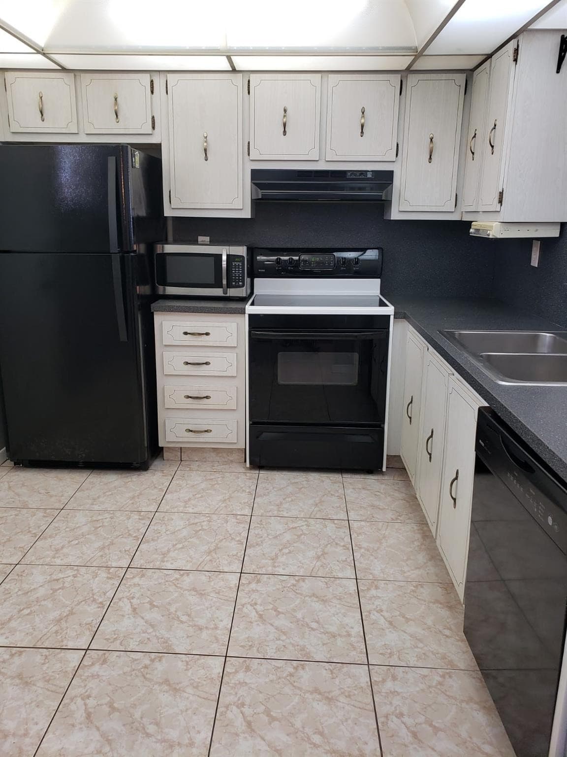 406 NW 68th Avenue 511, Plantation, FL 33317 — photo 1 of 26