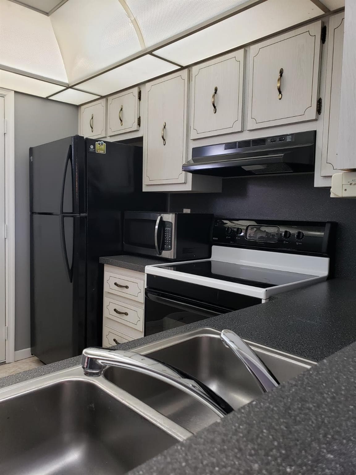 406 NW 68th Avenue 511, Plantation, FL 33317 — photo 4 of 26