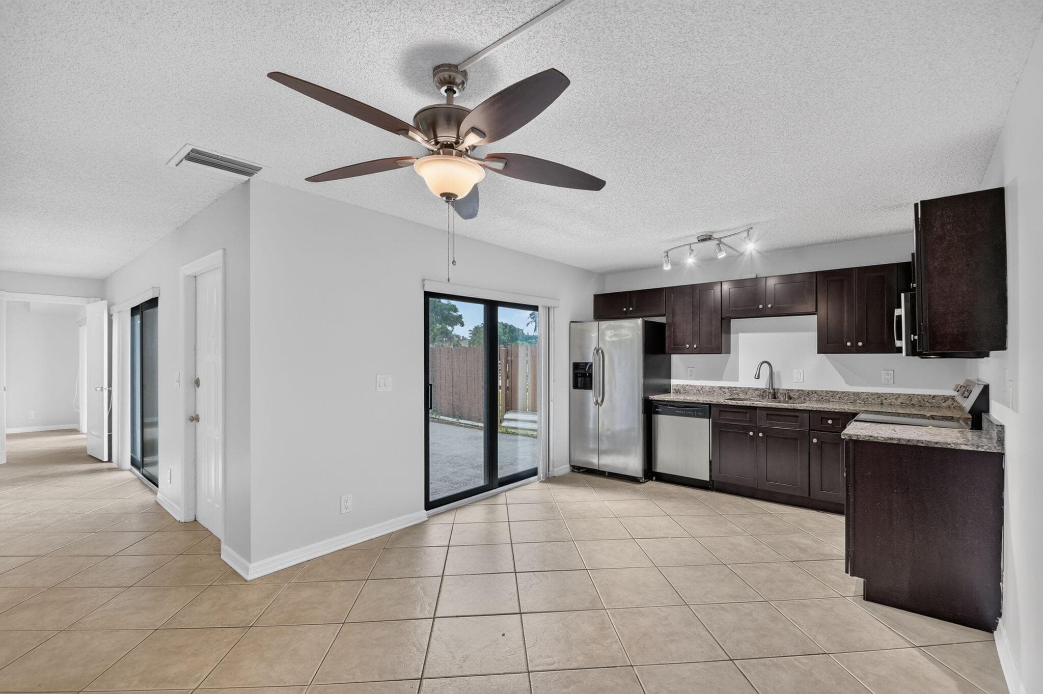 744 Springdale Circle, Palm Springs, FL 33461 — photo 15 of 40