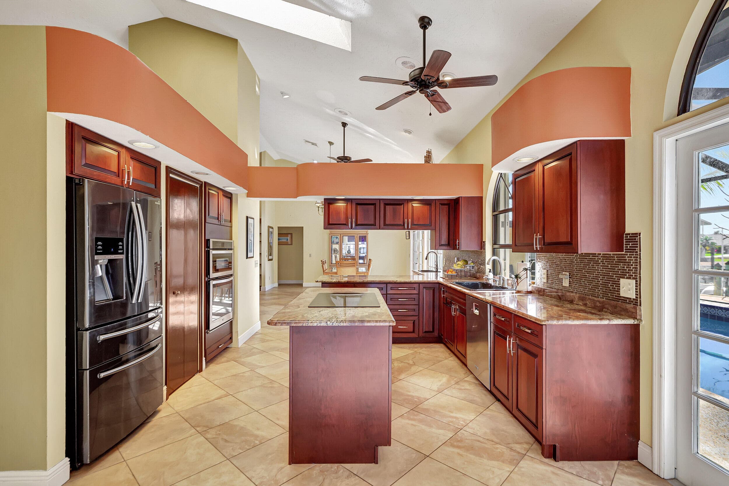 137 Queens Road, Fort Pierce, FL 34949 — photo 12 of 36
