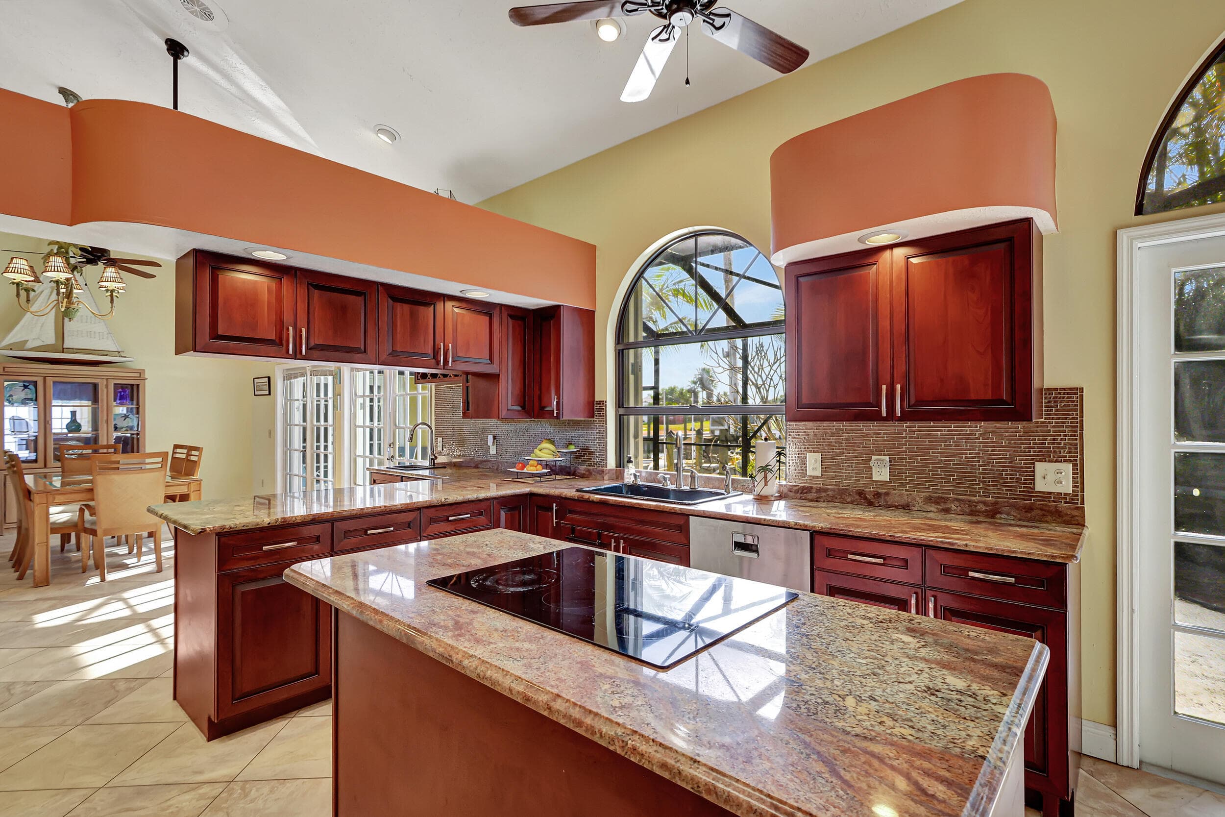 137 Queens Road, Fort Pierce, FL 34949 — photo 13 of 36