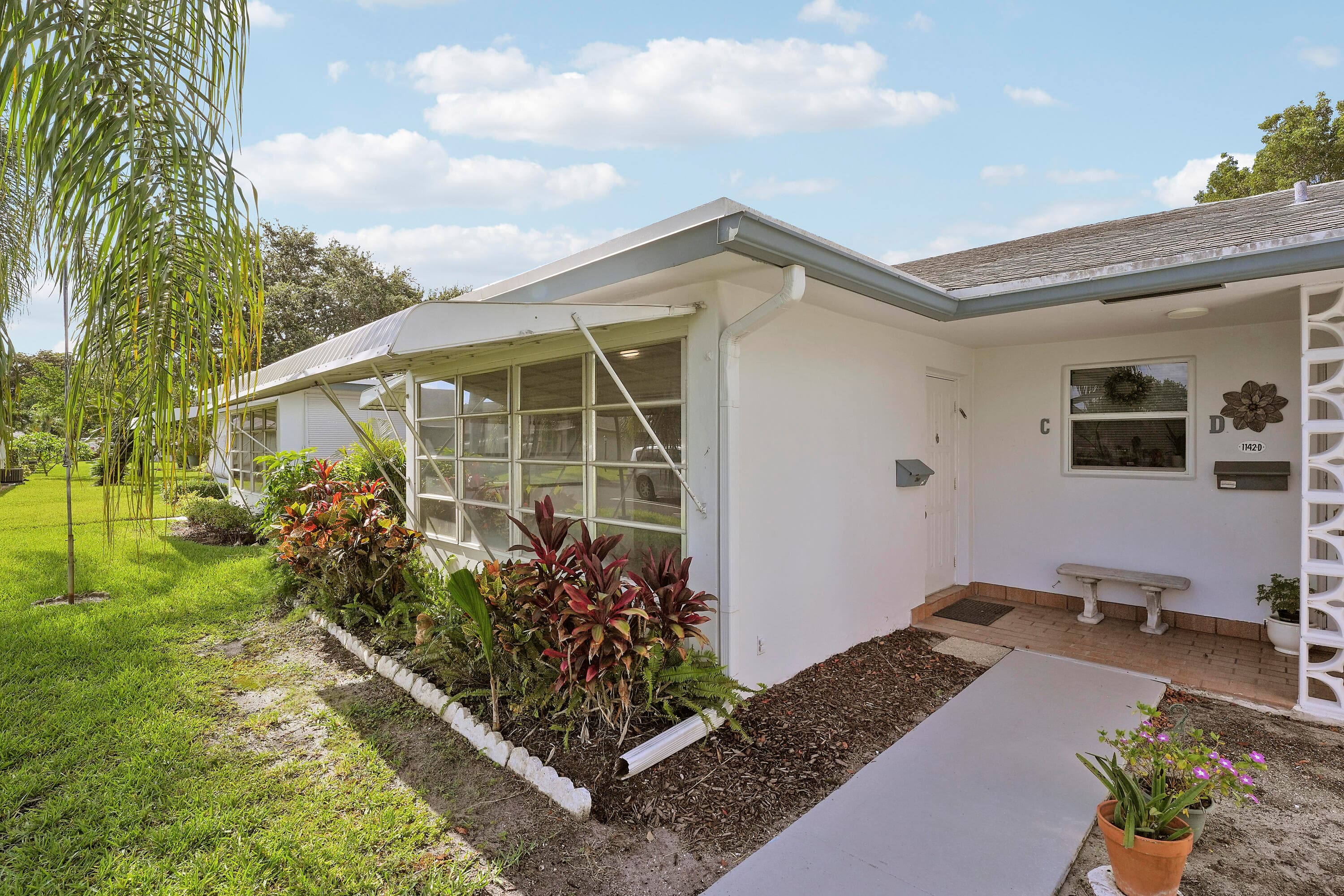 1142 W Circle Ter Terrace W C, Delray Beach, FL 33445 — photo 2 of 27