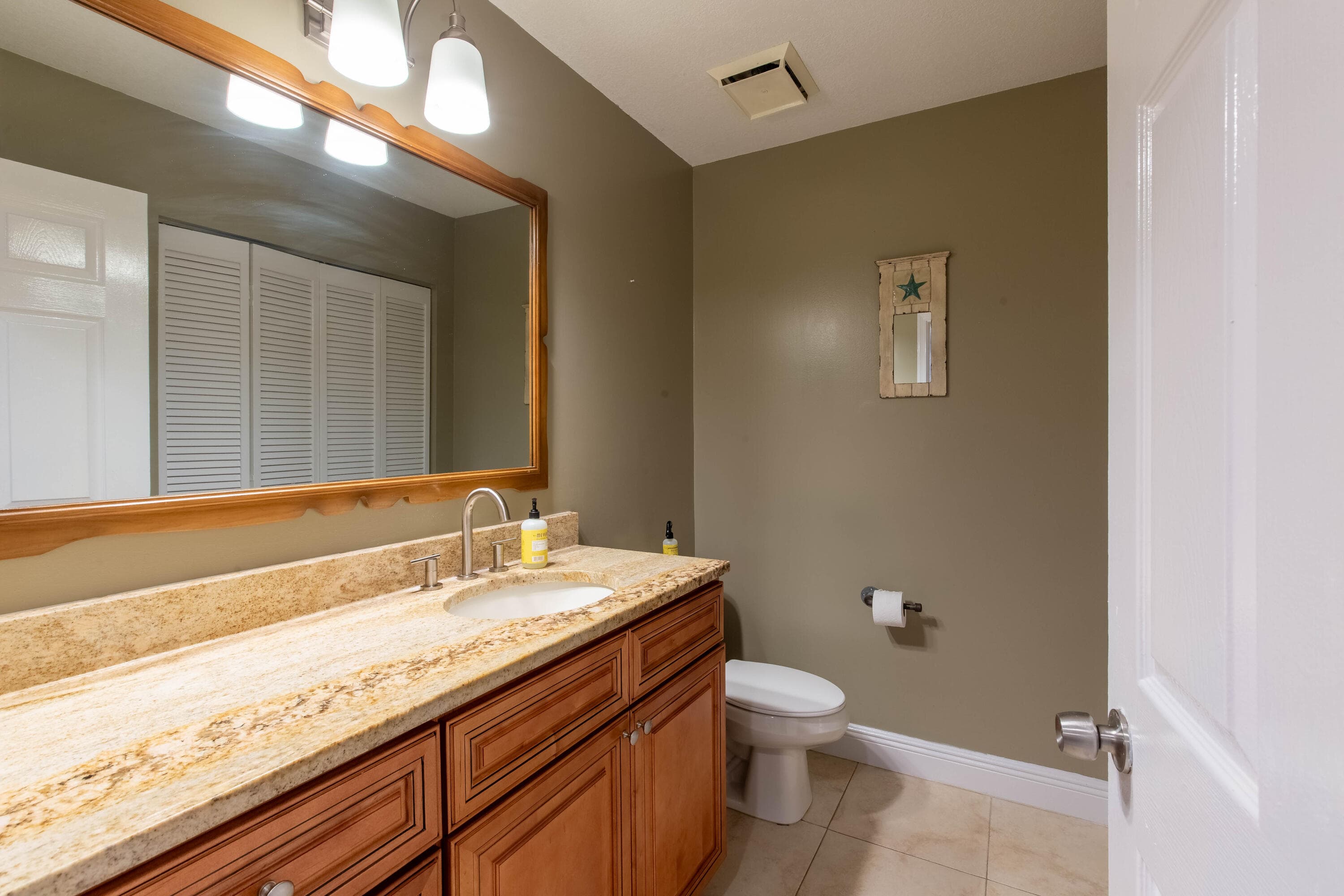 1599 Woodbridge Lakes Circle, West Palm Beach, FL 33406 — photo 11 of 38