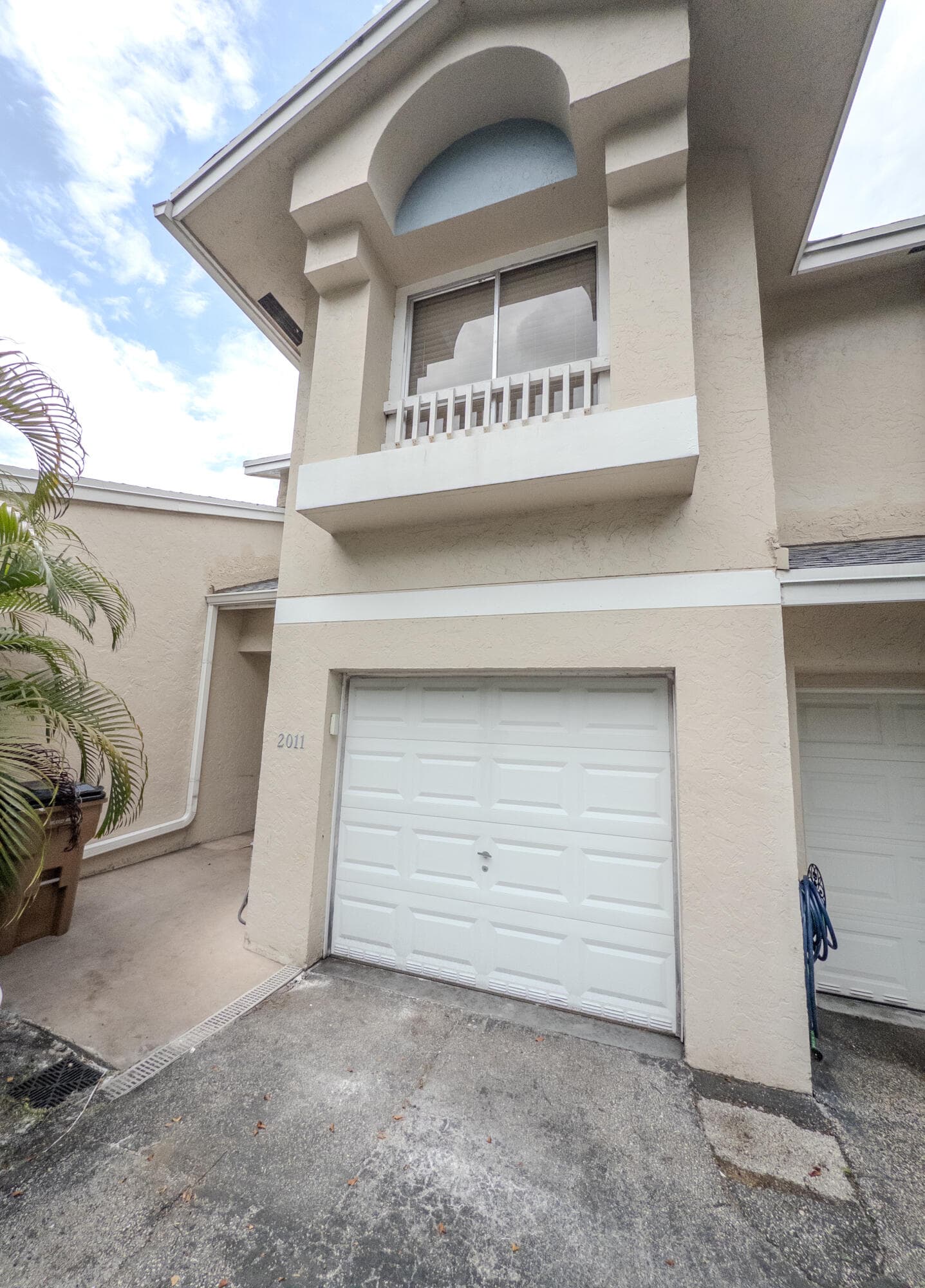 2011 E Discovery Cir E, Deerfield Beach, FL 33442 — photo 8 of 42