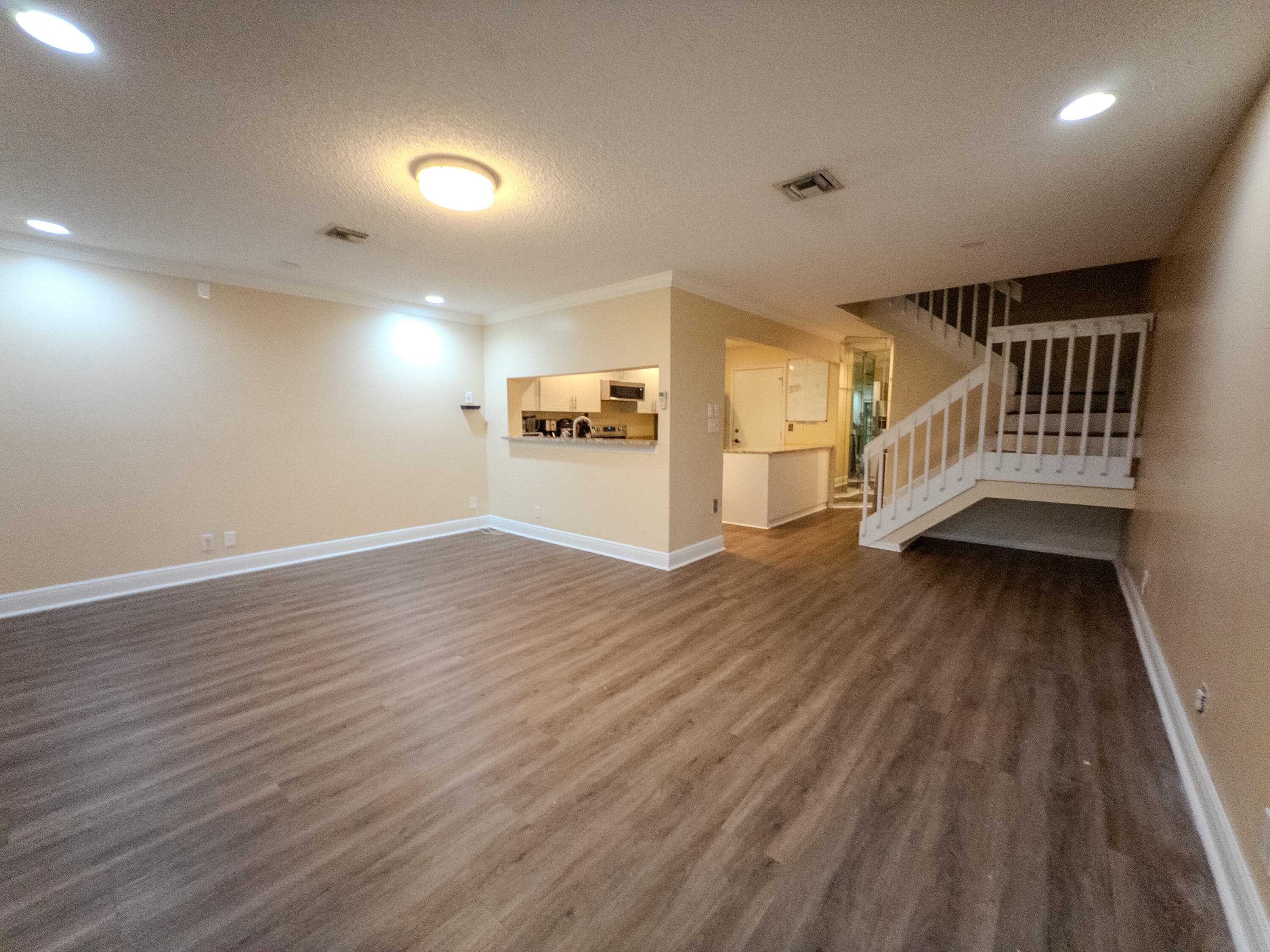 2011 E Discovery Cir E, Deerfield Beach, FL 33442 — photo 21 of 42