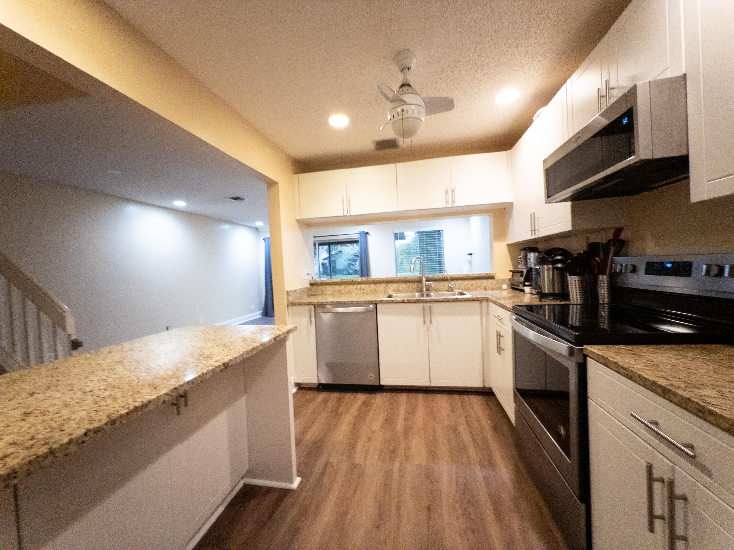 2011 E Discovery Cir E, Deerfield Beach, FL 33442 — photo 15 of 42