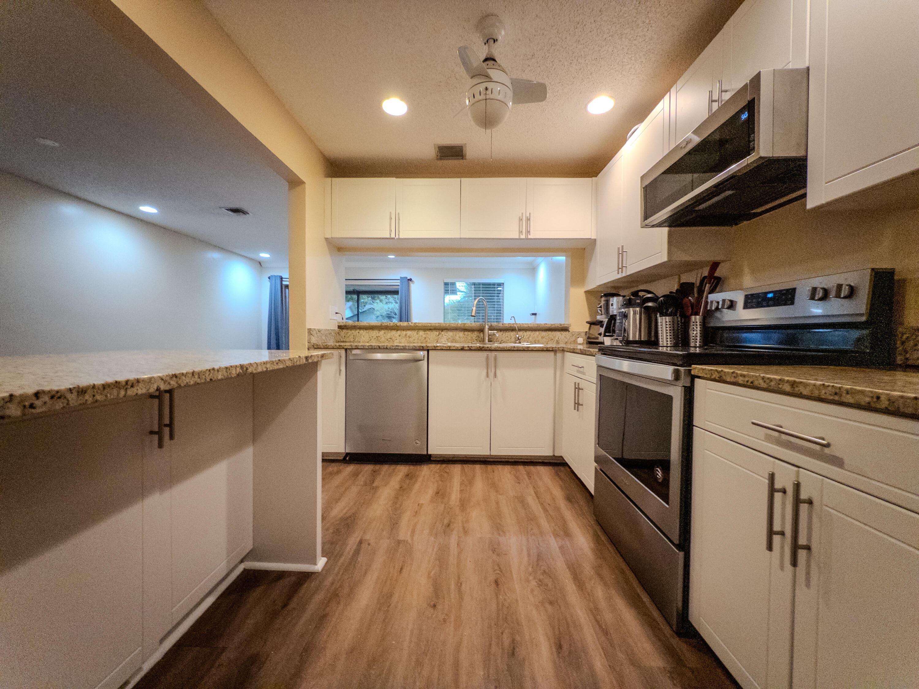 2011 E Discovery Cir E, Deerfield Beach, FL 33442 — photo