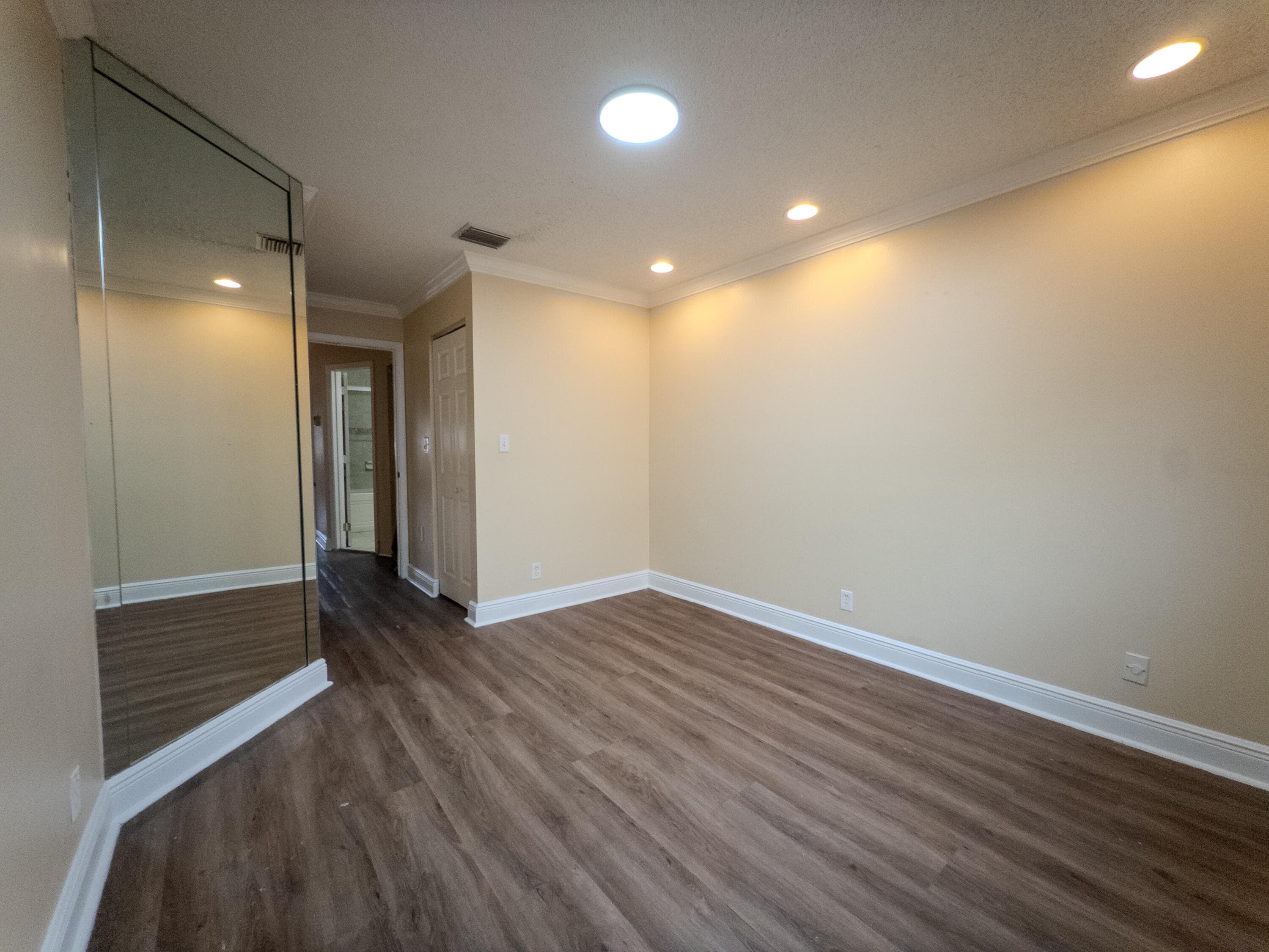 2011 E Discovery Cir E, Deerfield Beach, FL 33442 — photo 30 of 42