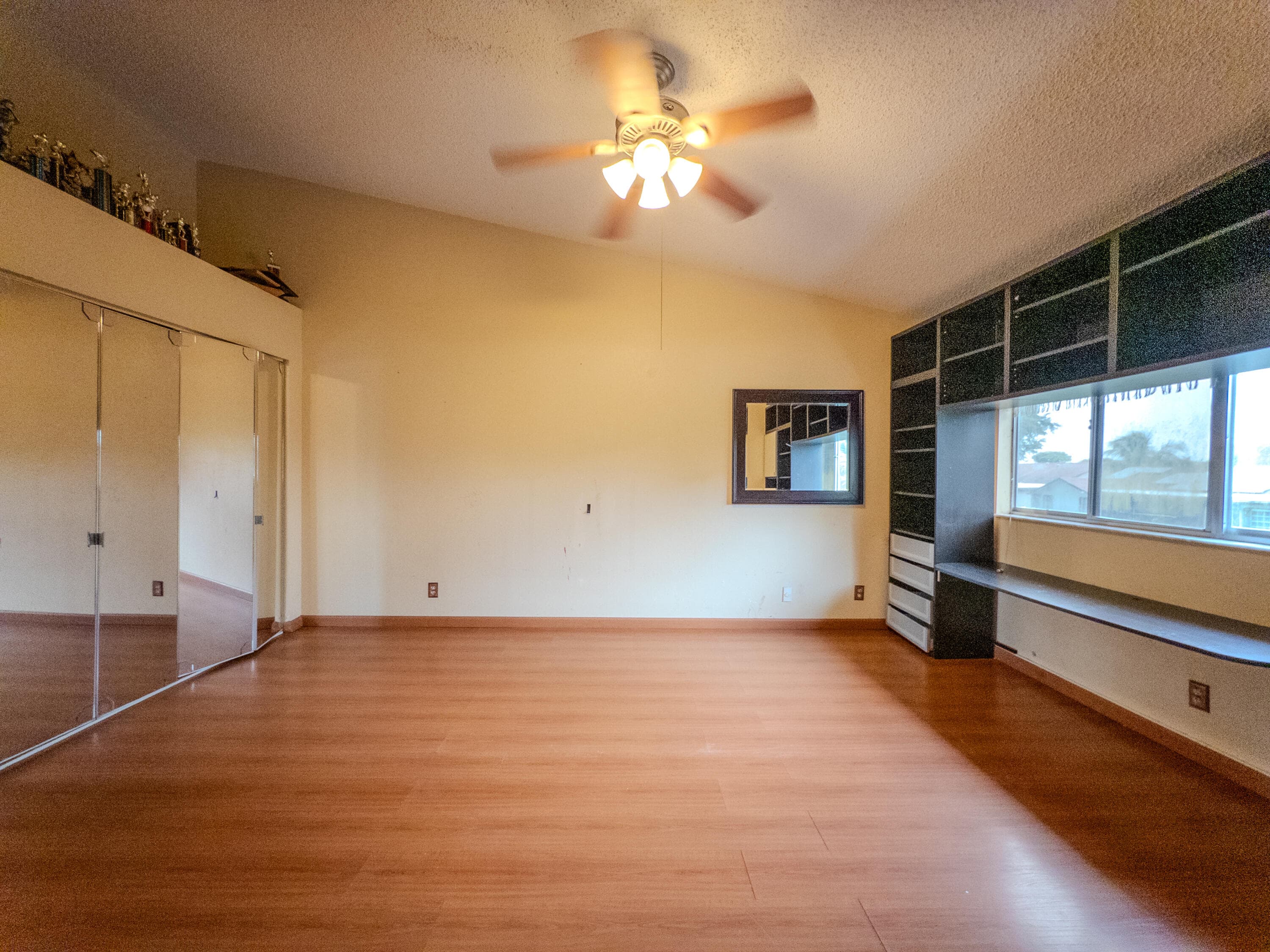 2011 E Discovery Cir E, Deerfield Beach, FL 33442 — photo 24 of 42