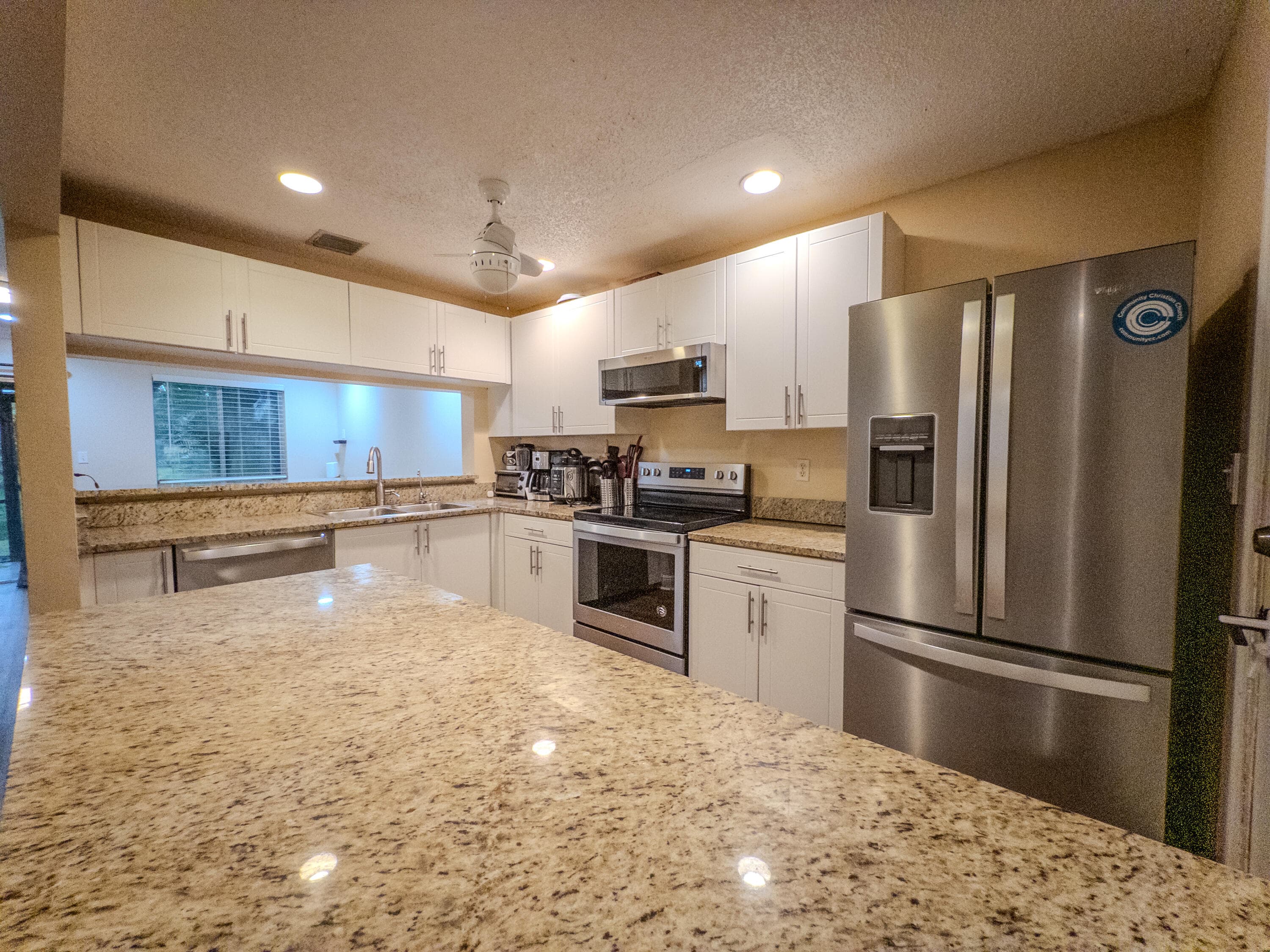 2011 E Discovery Cir E, Deerfield Beach, FL 33442 — photo 9 of 42
