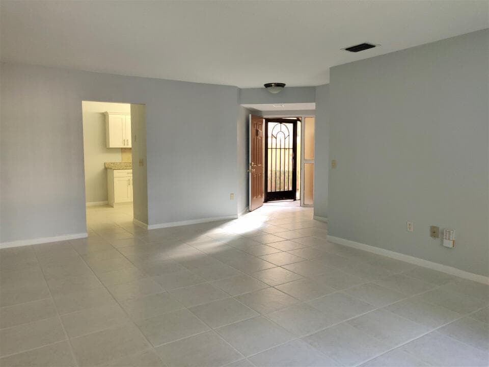 5139 Europa Drive H, Boynton Beach, FL 33437 — photo 2 of 23