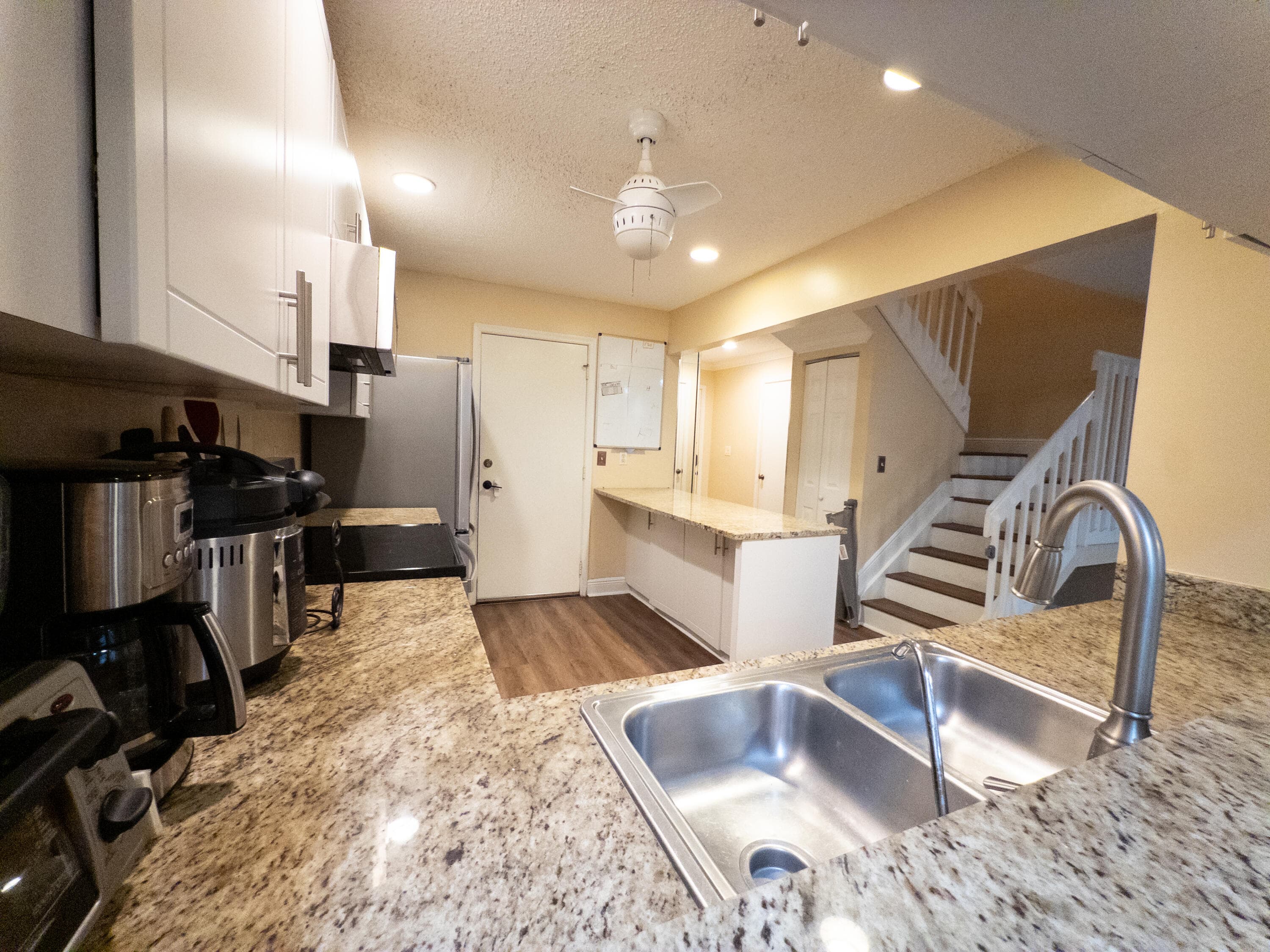 2011 E Discovery Cir E, Deerfield Beach, FL 33442 — photo 10 of 42