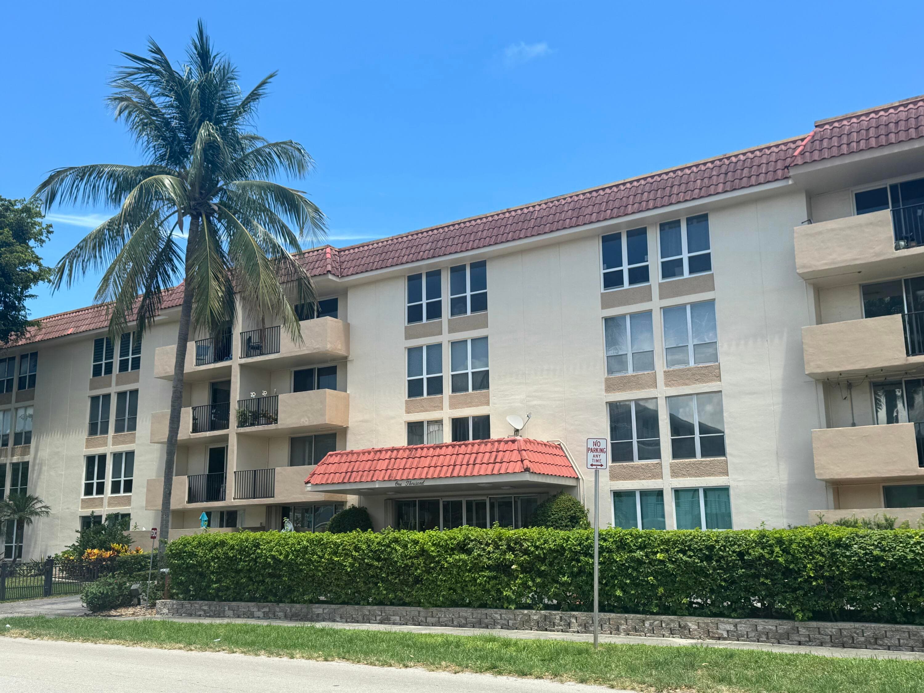 1000 Spanish River Road 3b, Boca Raton, FL 33432 — photo 1 of 24