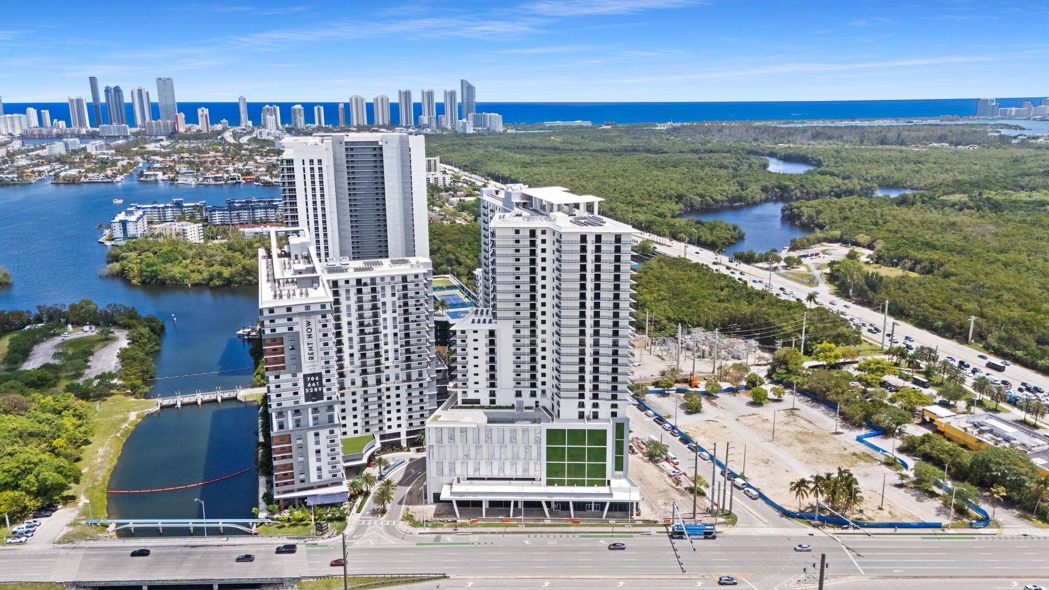 16375 Biscayne Boulevard, North Miami Beach, FL 33160 — photo 3 of 16