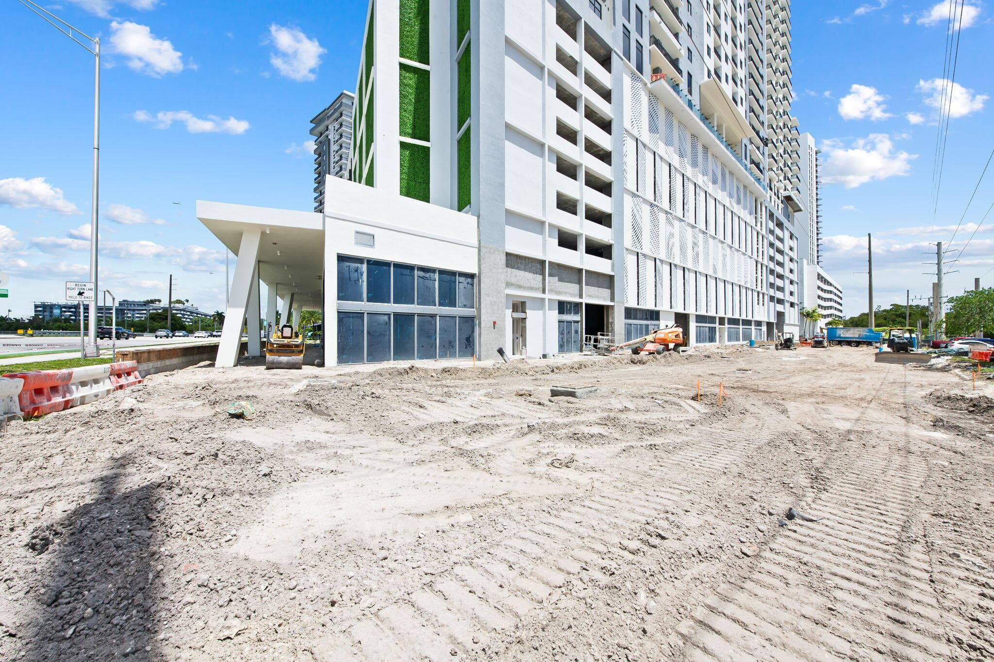 16375 Biscayne Boulevard, North Miami Beach, FL 33160 — photo 8 of 16