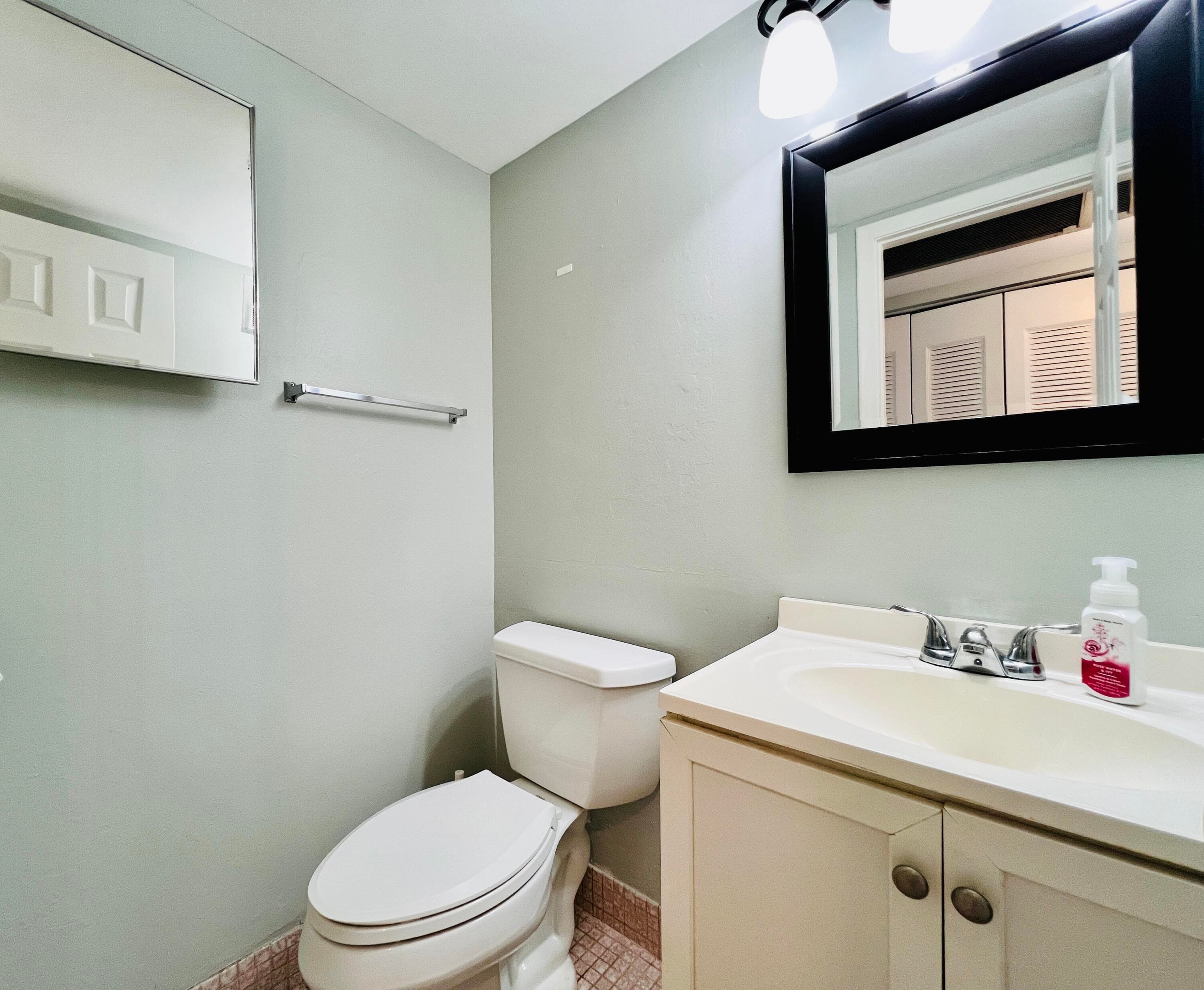 330 Southampton B, West Palm Beach, FL 33417 — photo 6 of 16