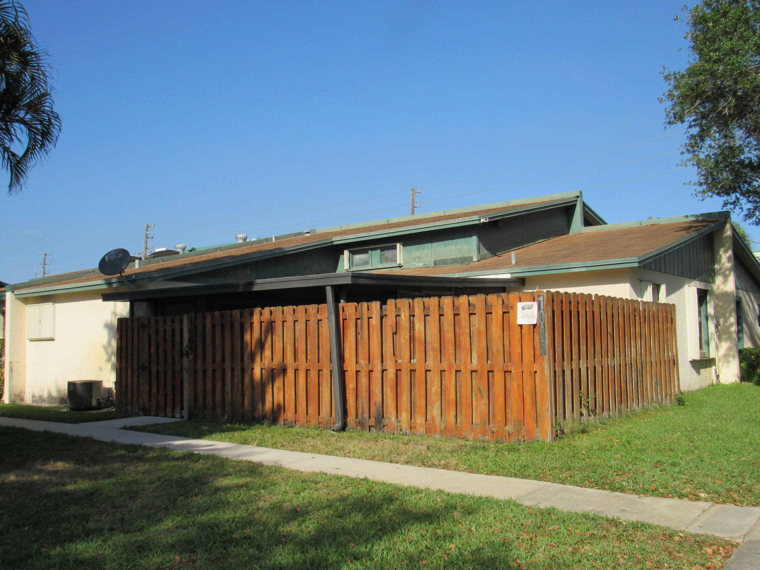 1065 Manor Drive, Palm Springs, FL 33461 — photo