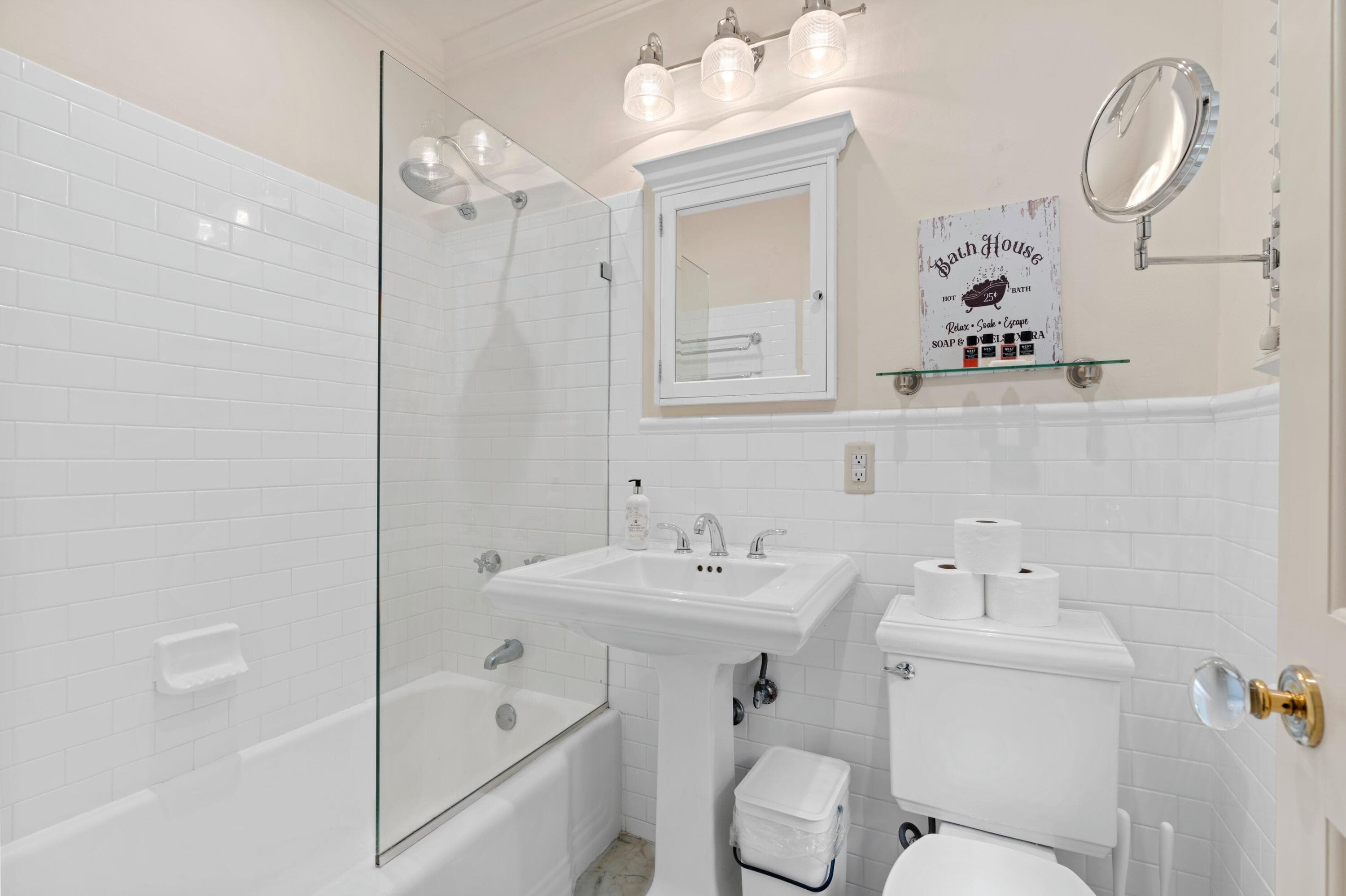 733 Sunset Road, West Palm Beach, FL 33401 — photo 15 of 32