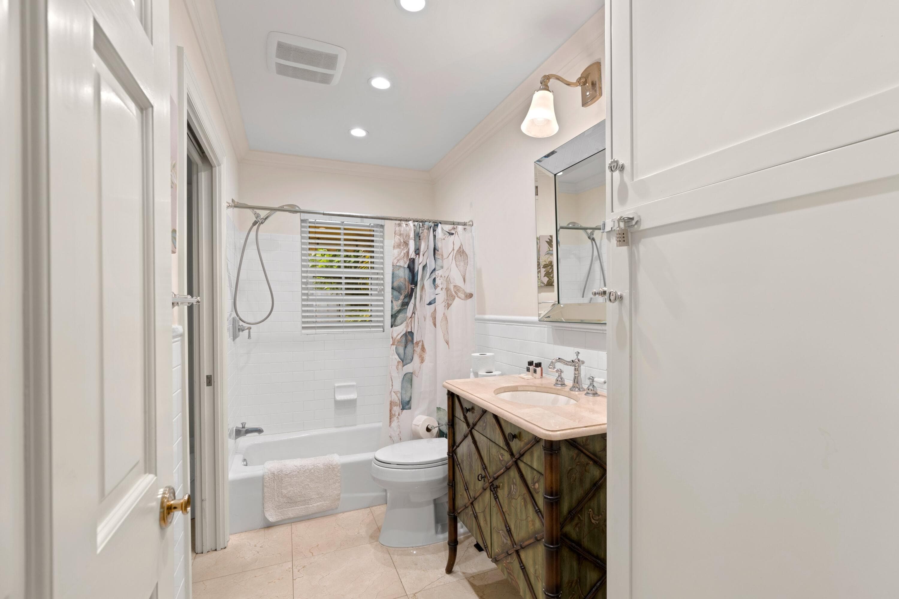 733 Sunset Road, West Palm Beach, FL 33401 — photo 22 of 32