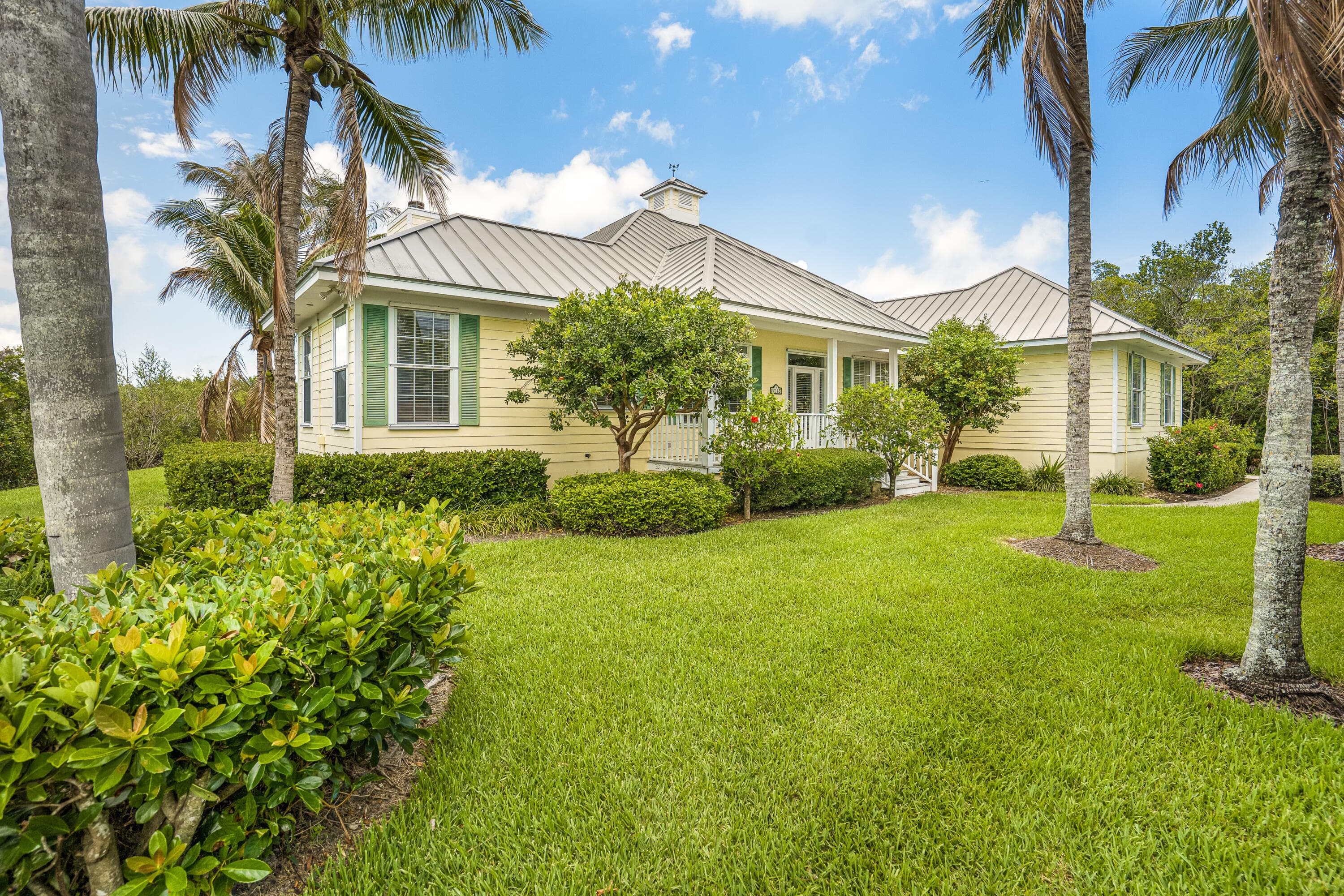 2165 SE 7th Ave Avenue SE, Vero Beach, FL 32962 — photo 12 of 48
