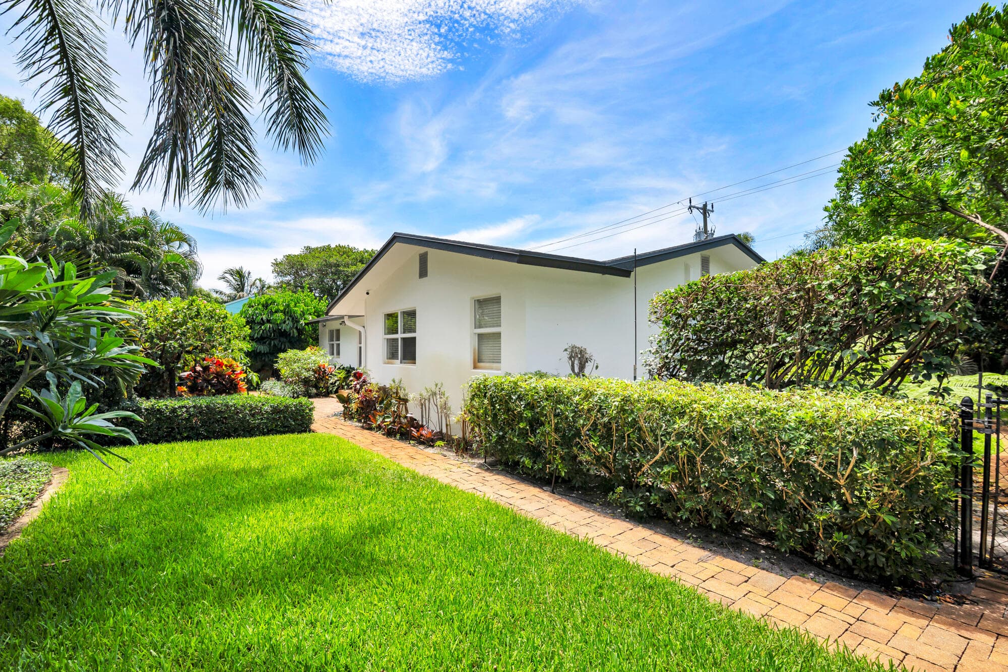 844 Avon Road, West Palm Beach, FL 33401 — photo 1 of 33
