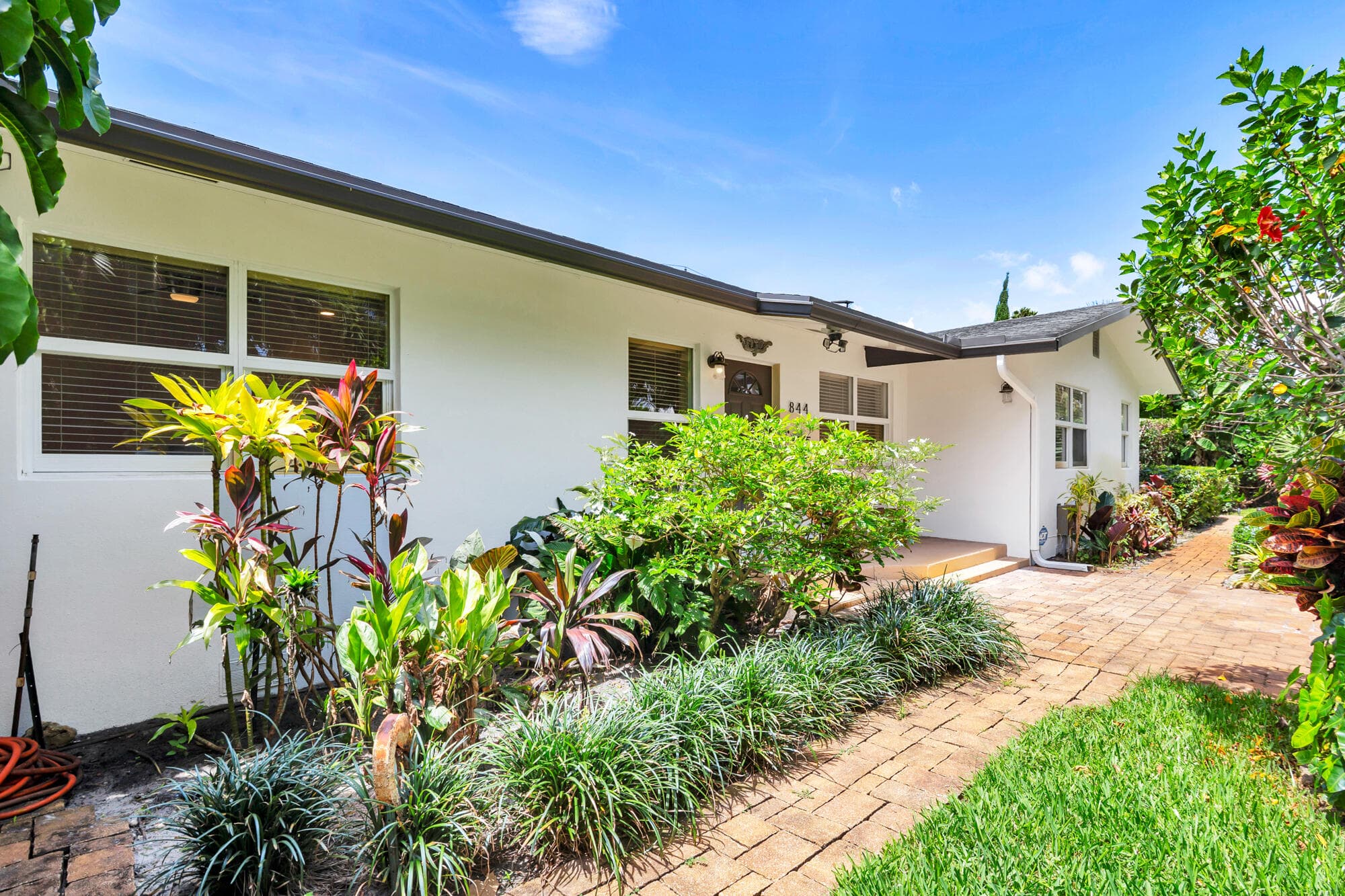 844 Avon Road, West Palm Beach, FL 33401 — photo 3 of 33