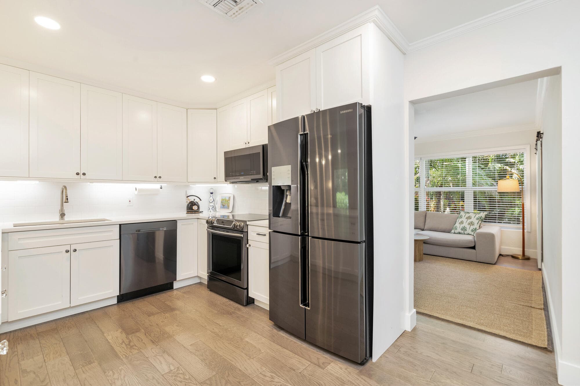 844 Avon Road, West Palm Beach, FL 33401 — photo 10 of 33