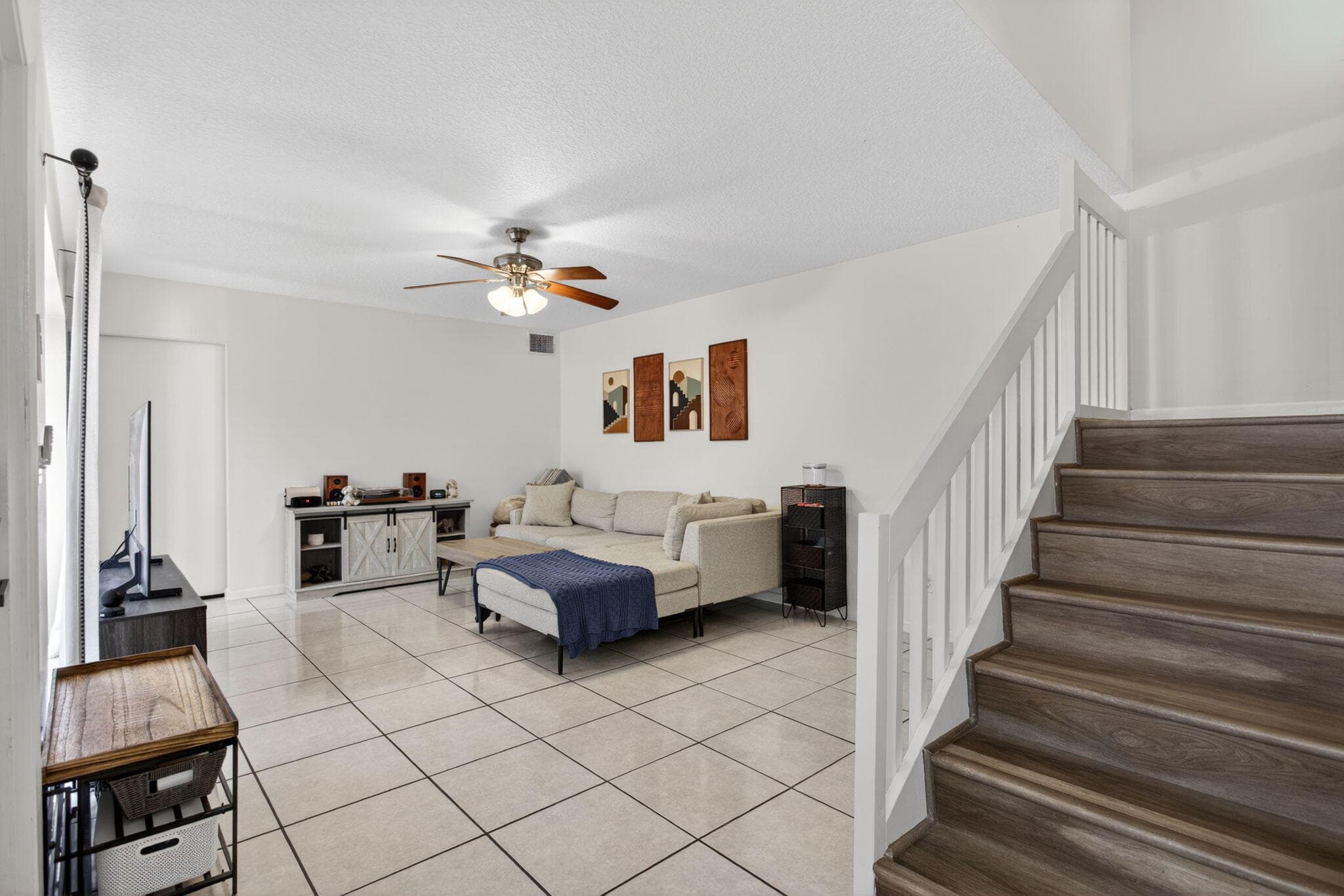 5408 NW 59th Place, Tamarac, FL 33319 — photo 6 of 43