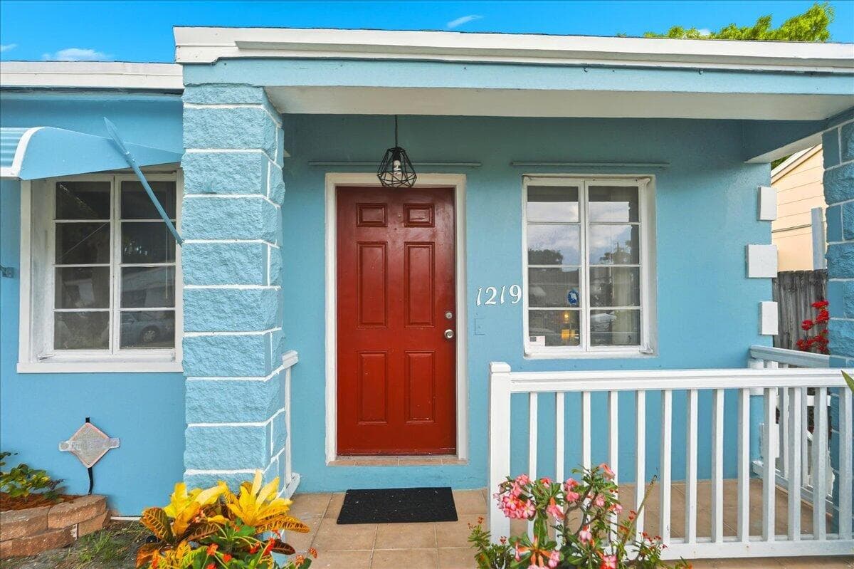 1219 N E Street, Lake Worth, FL 33460 — photo 1 of 25