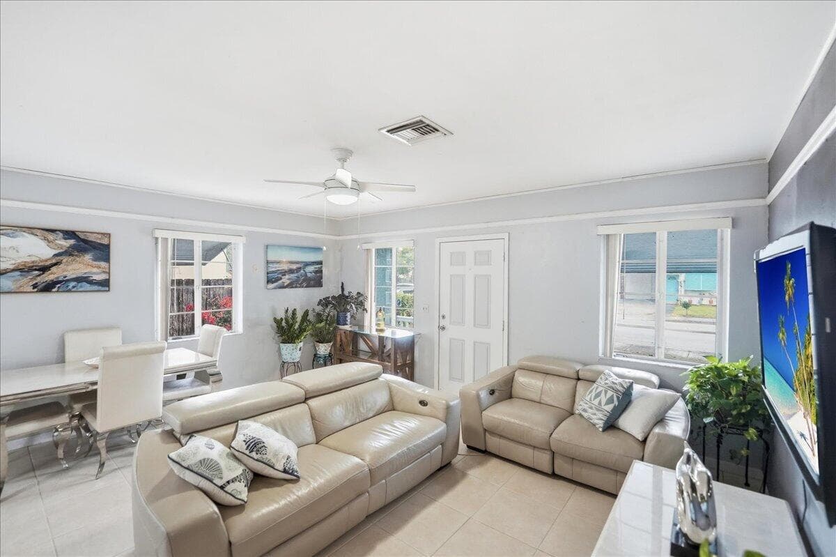 1219 N E Street, Lake Worth, FL 33460 — photo 10 of 25