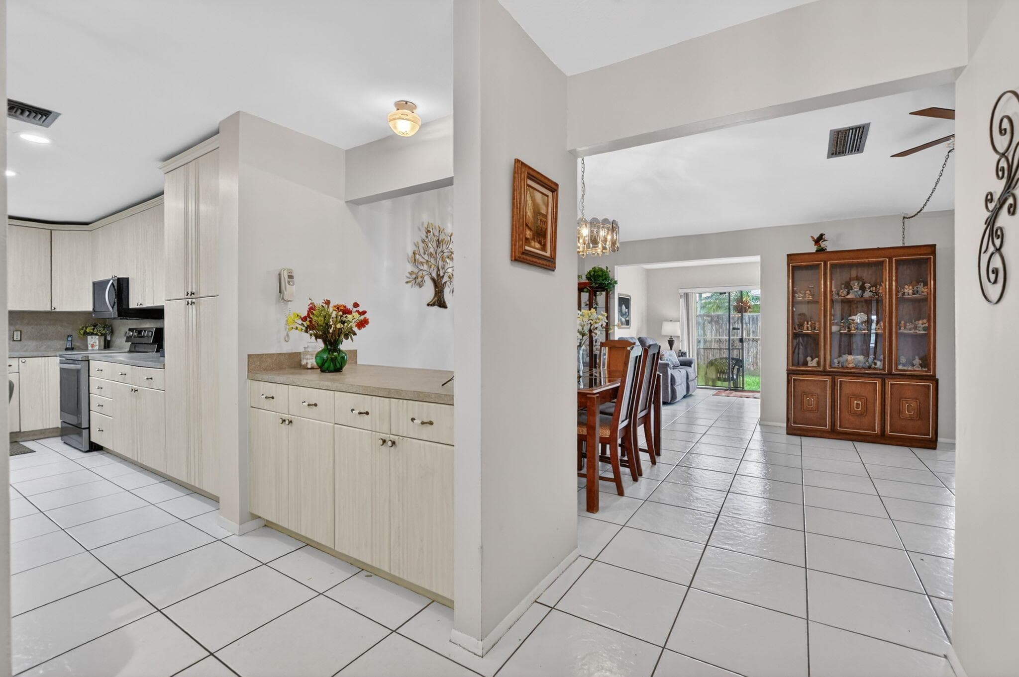 3857 NW 1st Place, Deerfield Beach, FL 33442 — photo 5 of 39