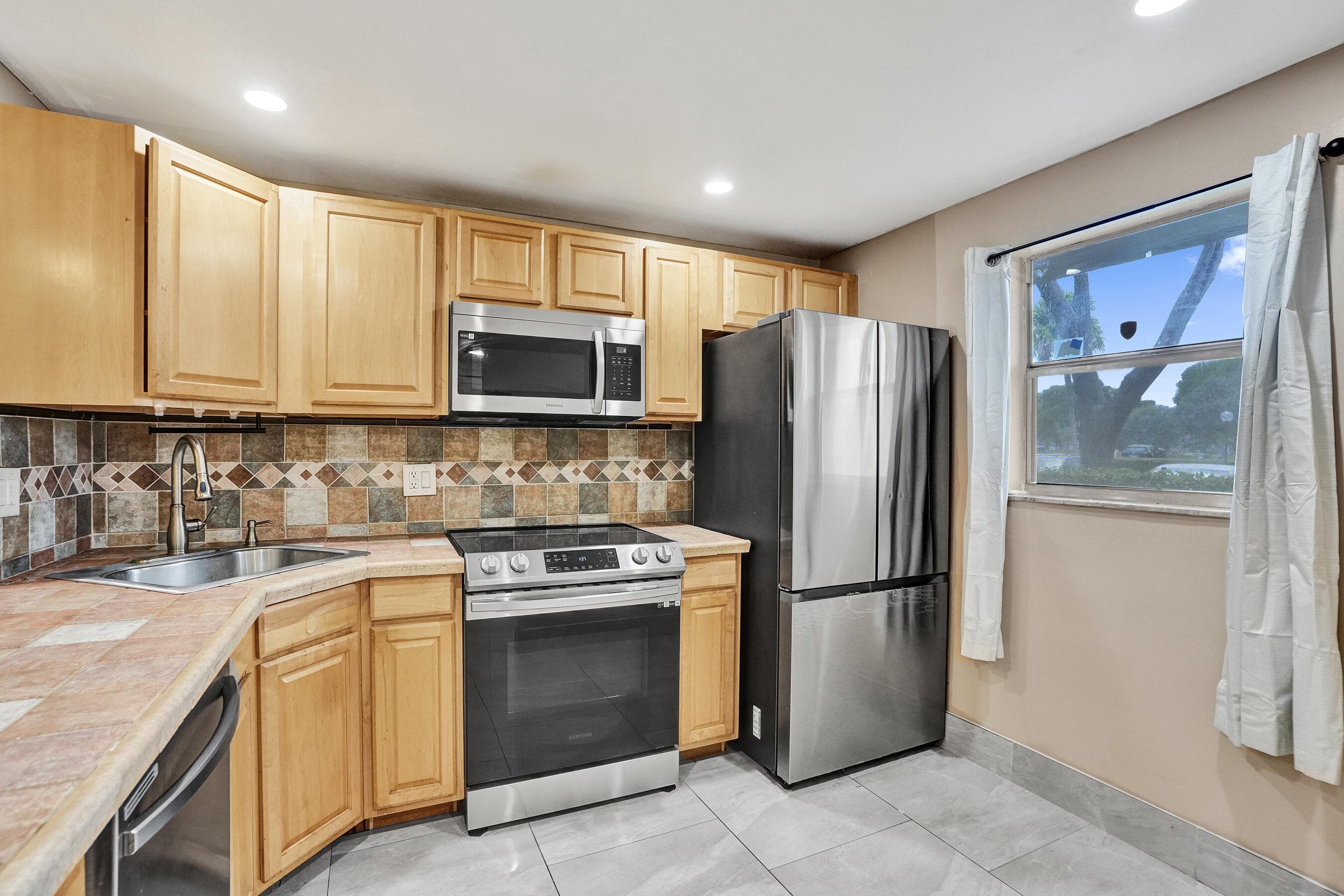 8301 Sands Point Boulevard S102, Tamarac, FL 33321 — photo 4 of 33
