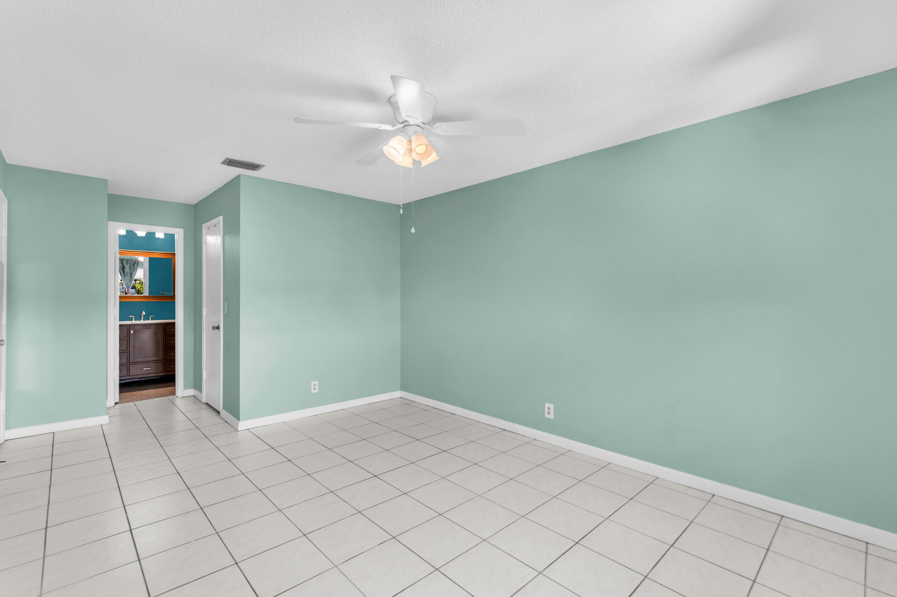 3360 NE Rossi Court NE, West Palm Beach, FL 33417 — photo 5 of 47