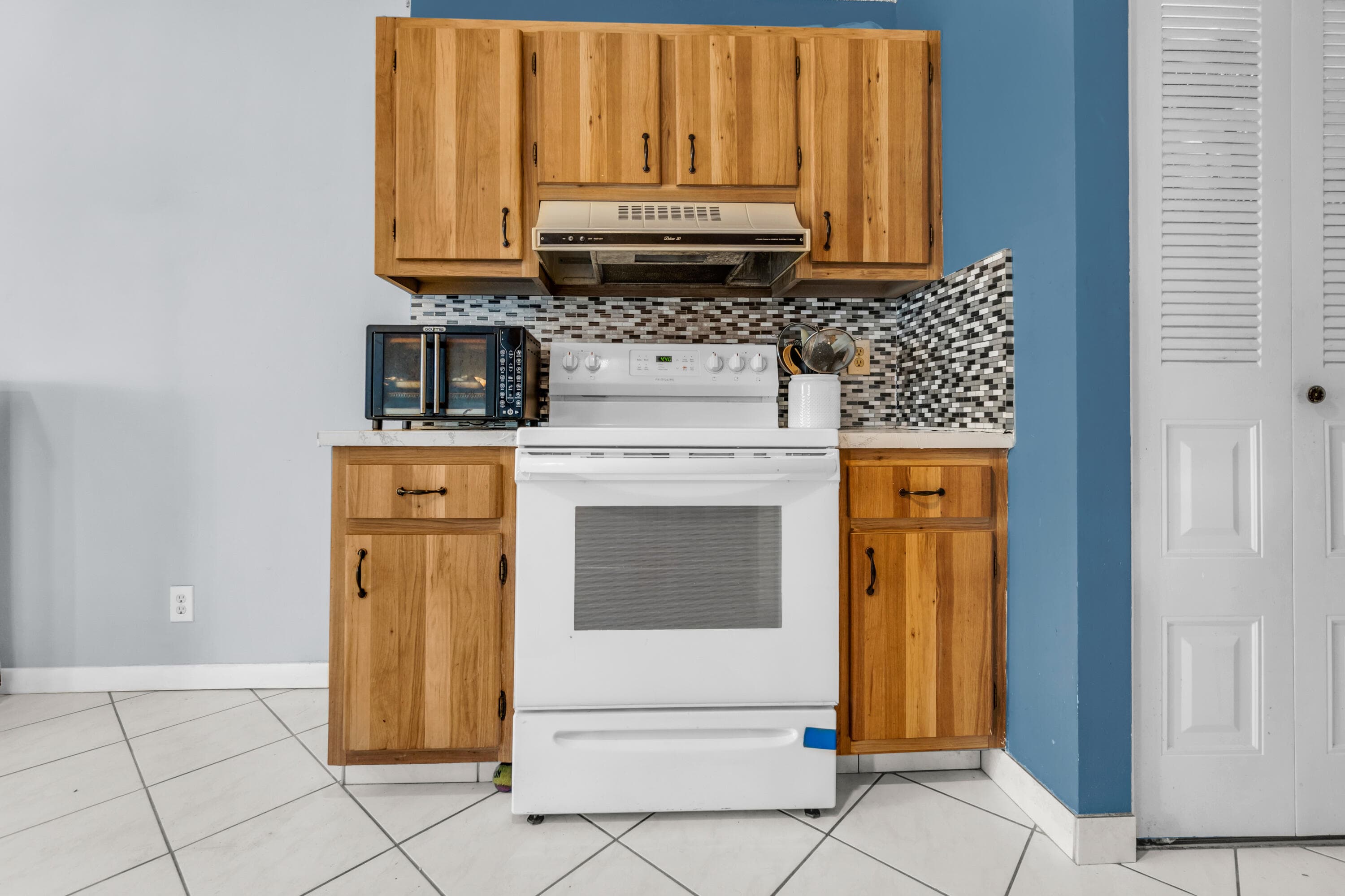 3360 NE Rossi Court NE, West Palm Beach, FL 33417 — photo 14 of 47